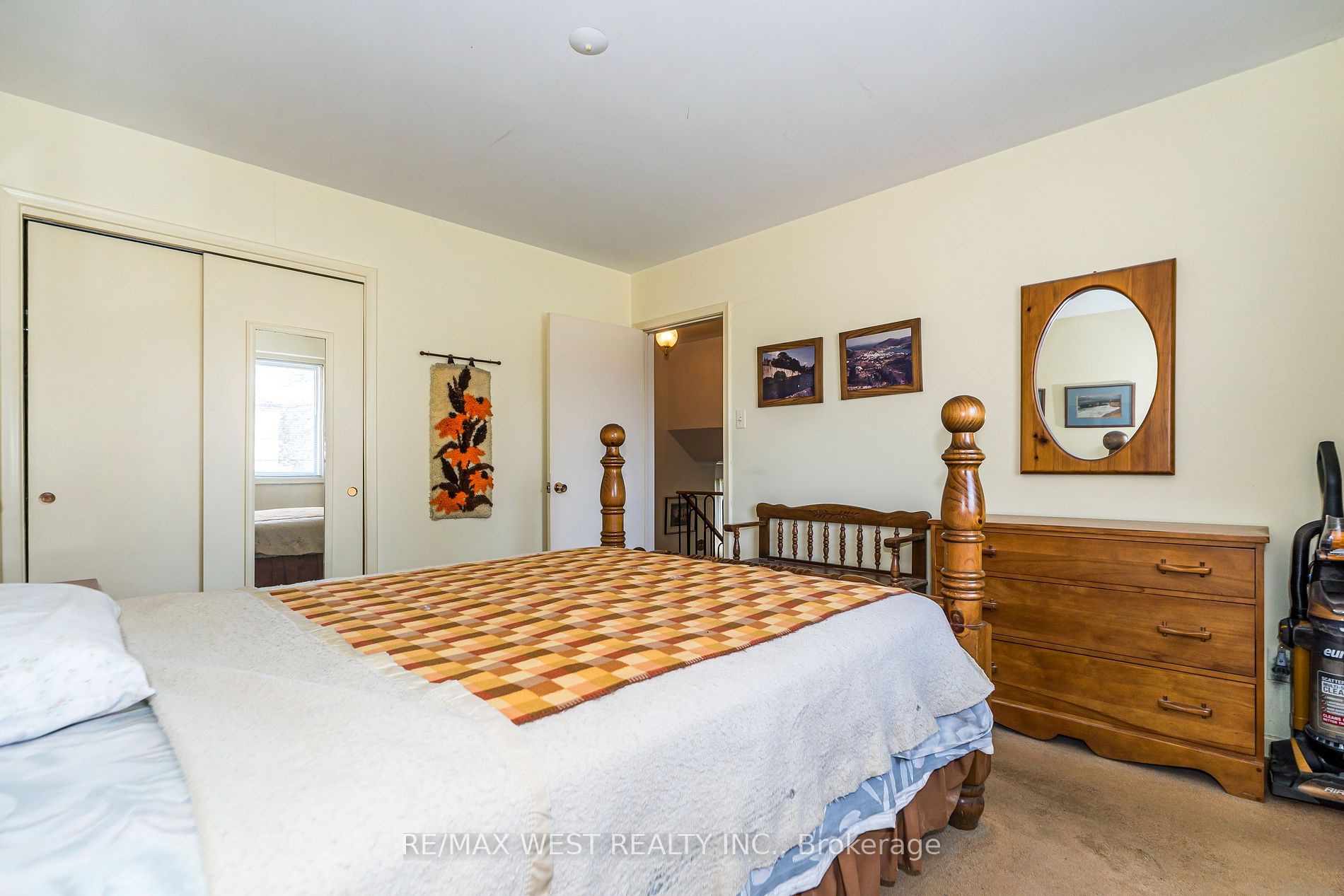 14 Whitelock Cres