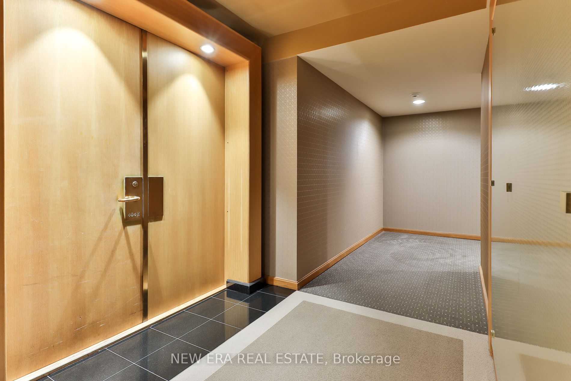 460 Queens Quay W, #404E