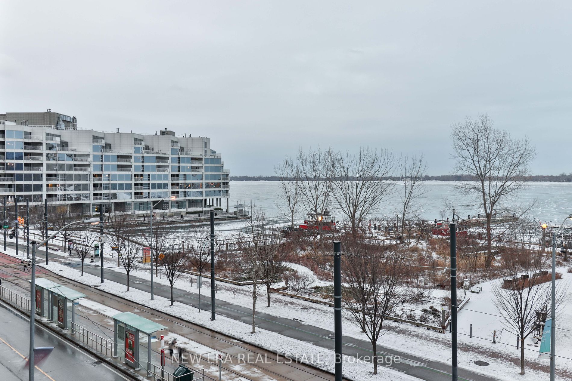 460 Queens Quay W, #404E