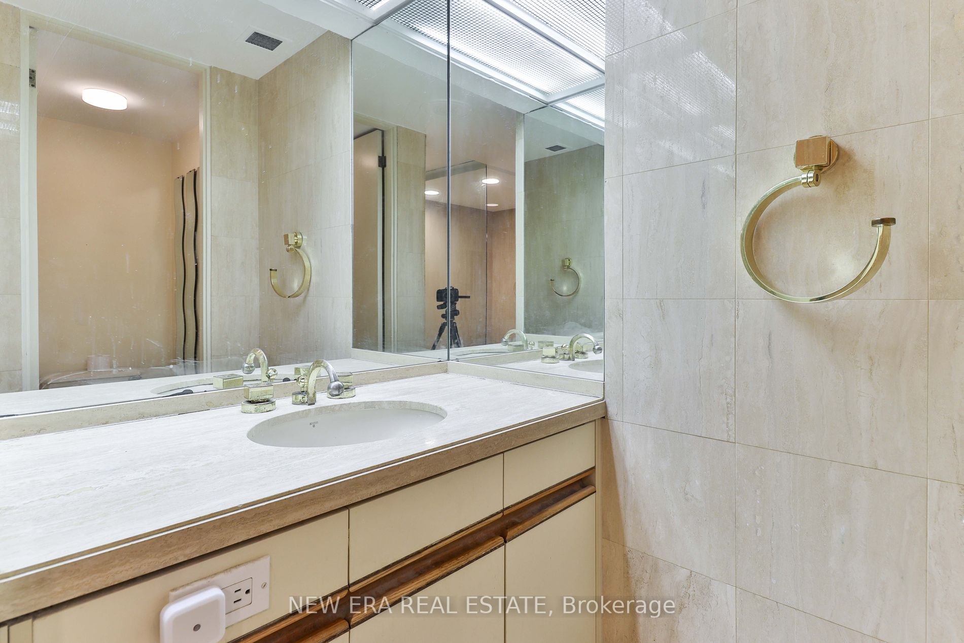 460 Queens Quay W, #404E