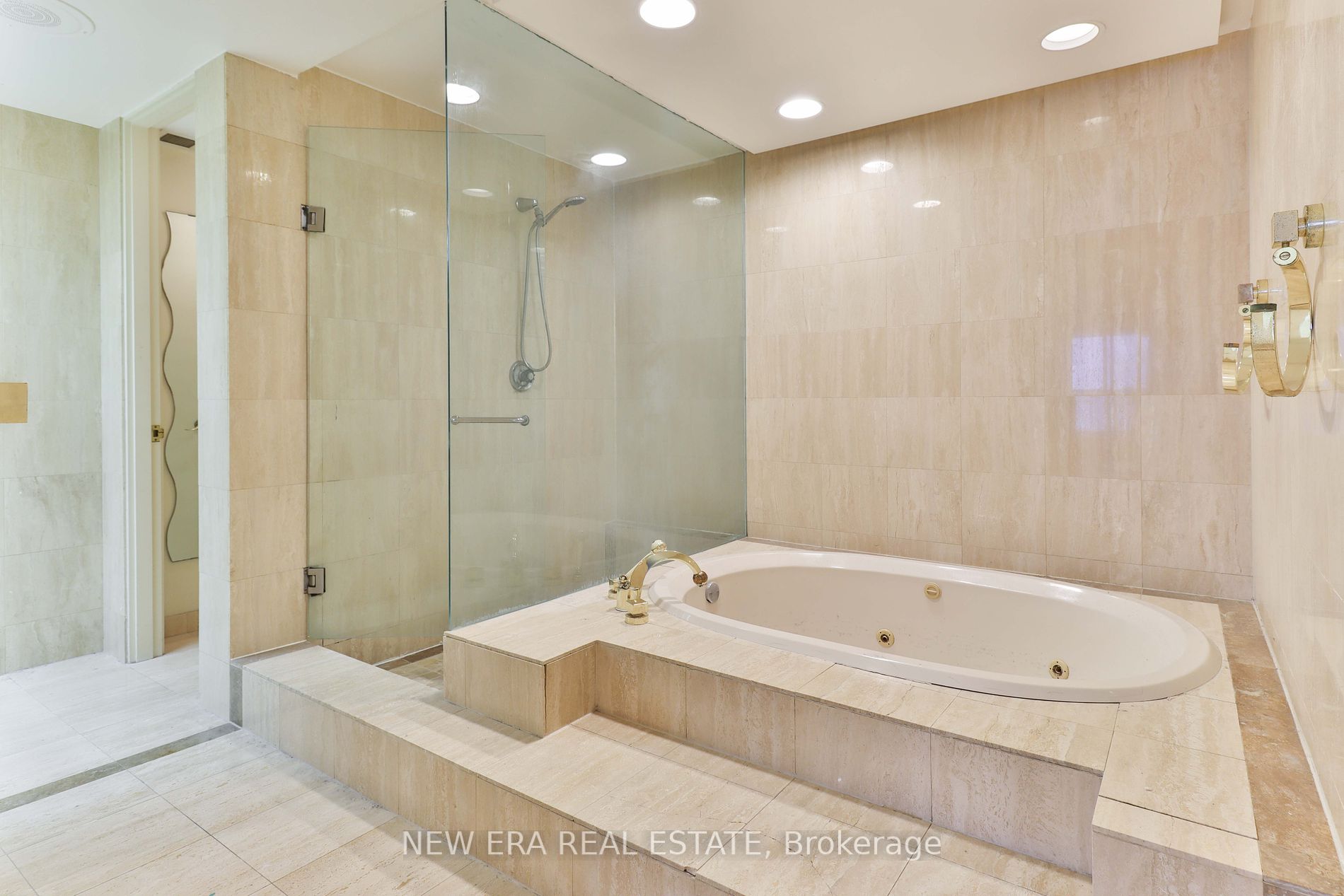 460 Queens Quay W, #404E
