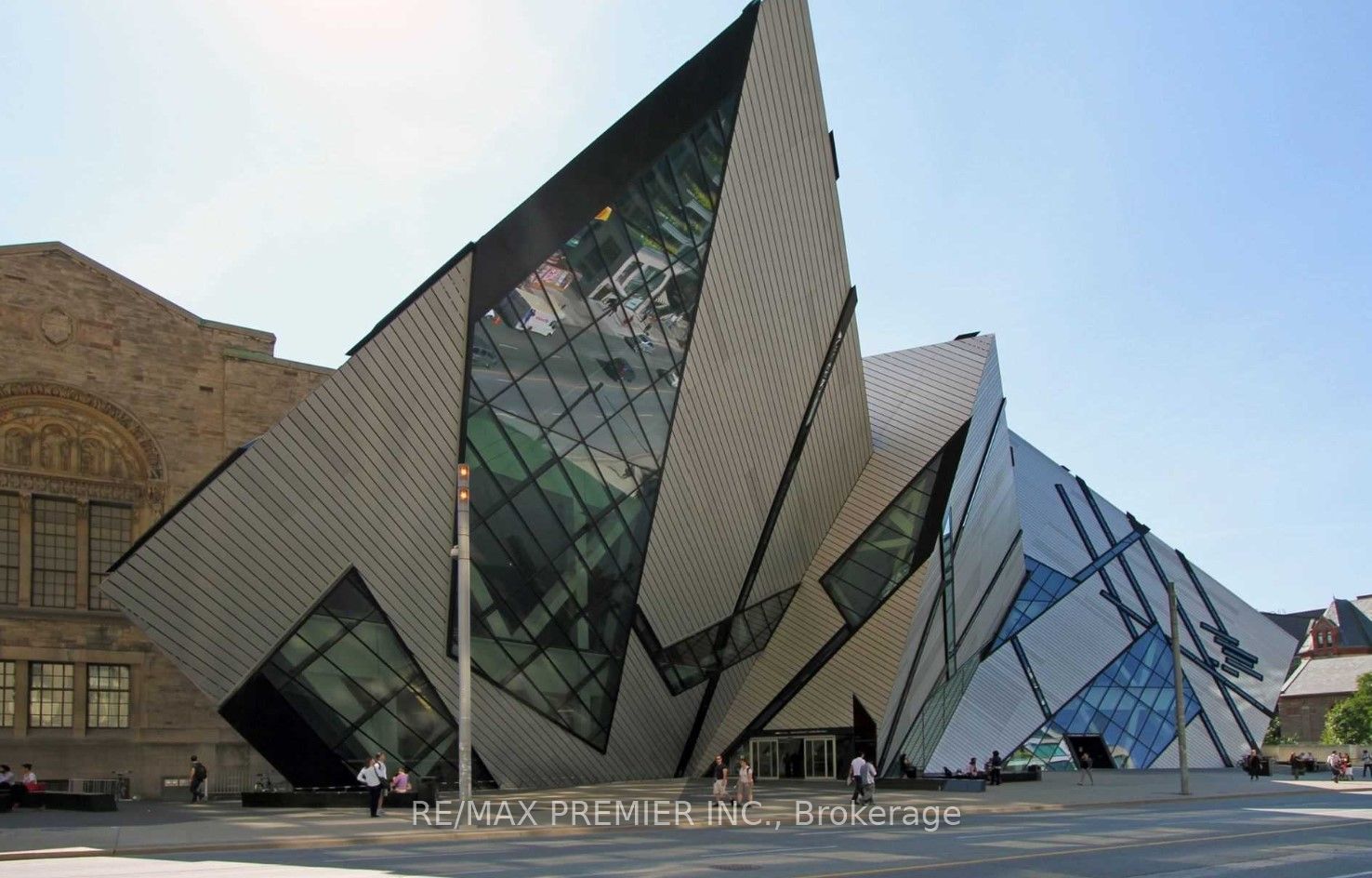 736 Spadina Ave, #317