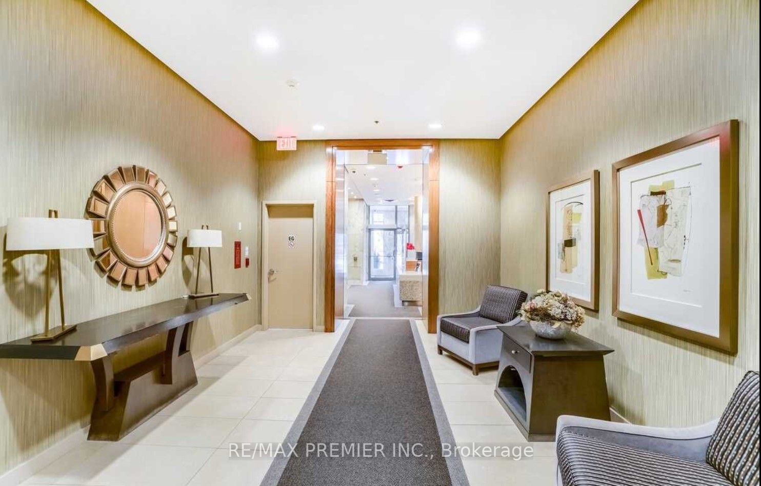 736 Spadina Ave, #317