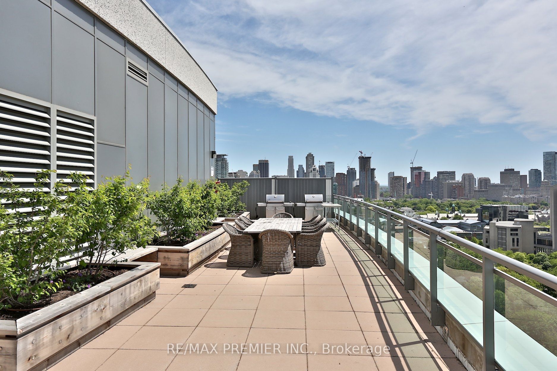 736 Spadina Ave, #317