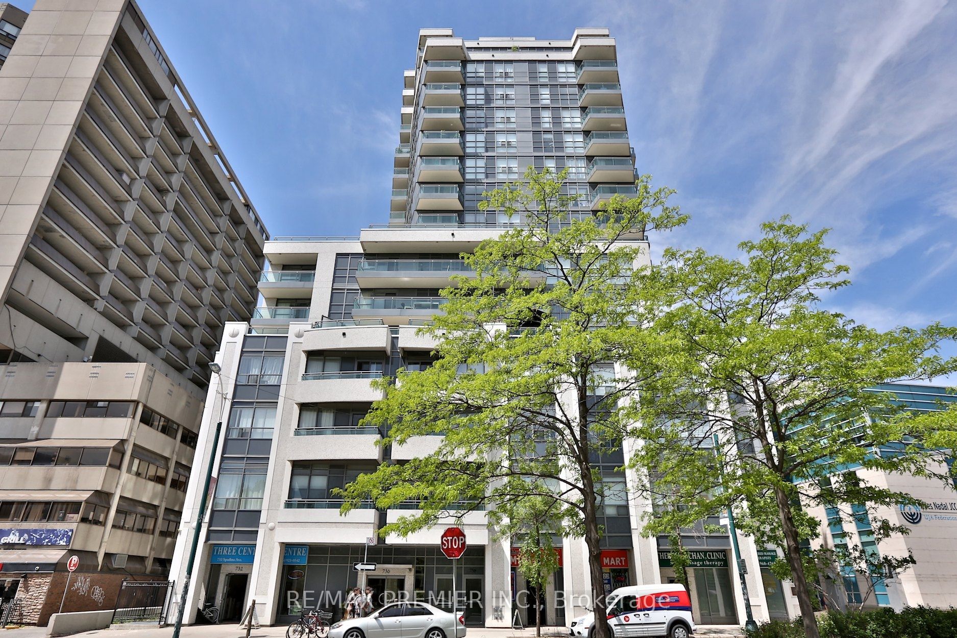 736 Spadina Ave, #317