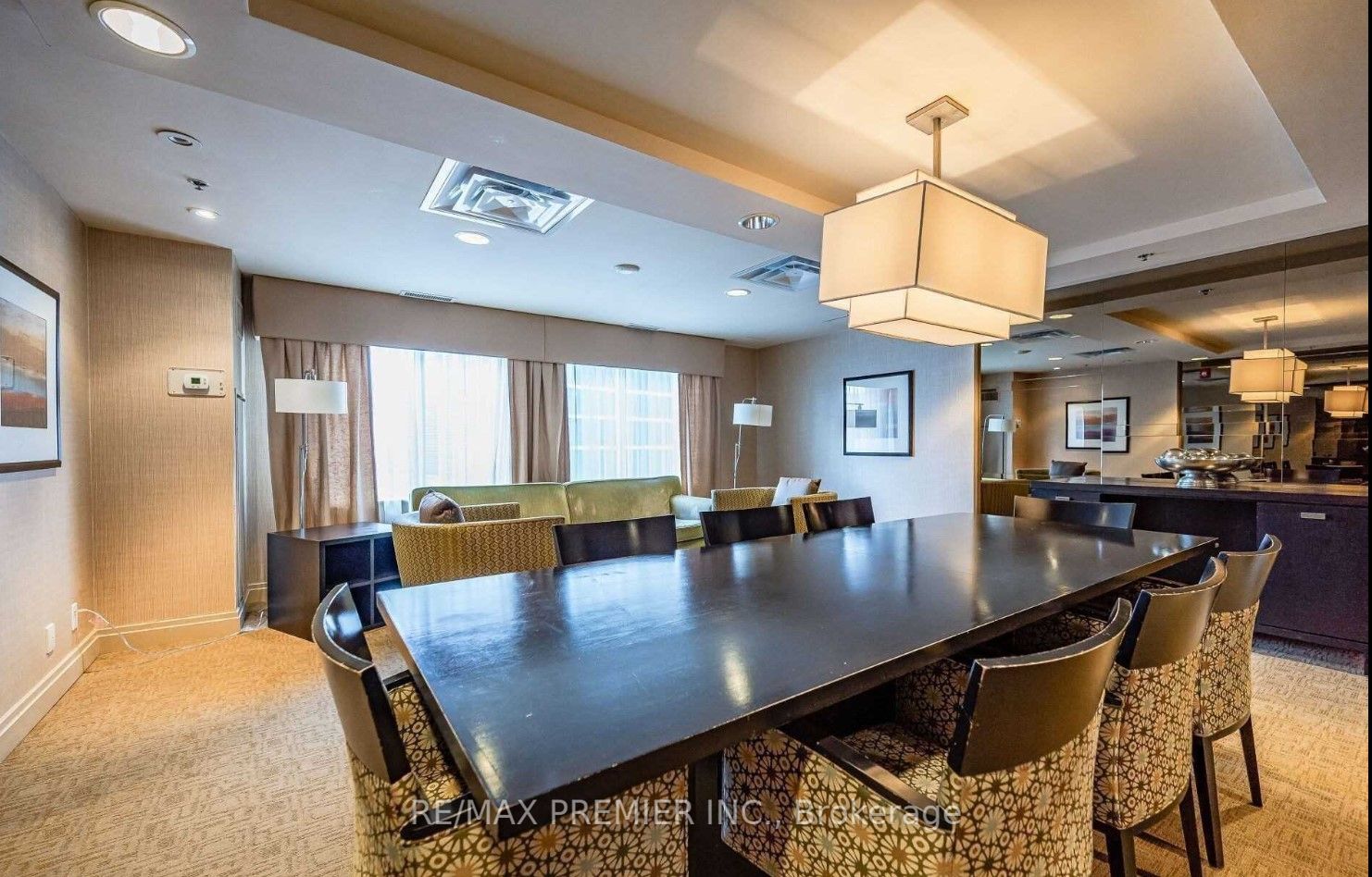 736 Spadina Ave, #317