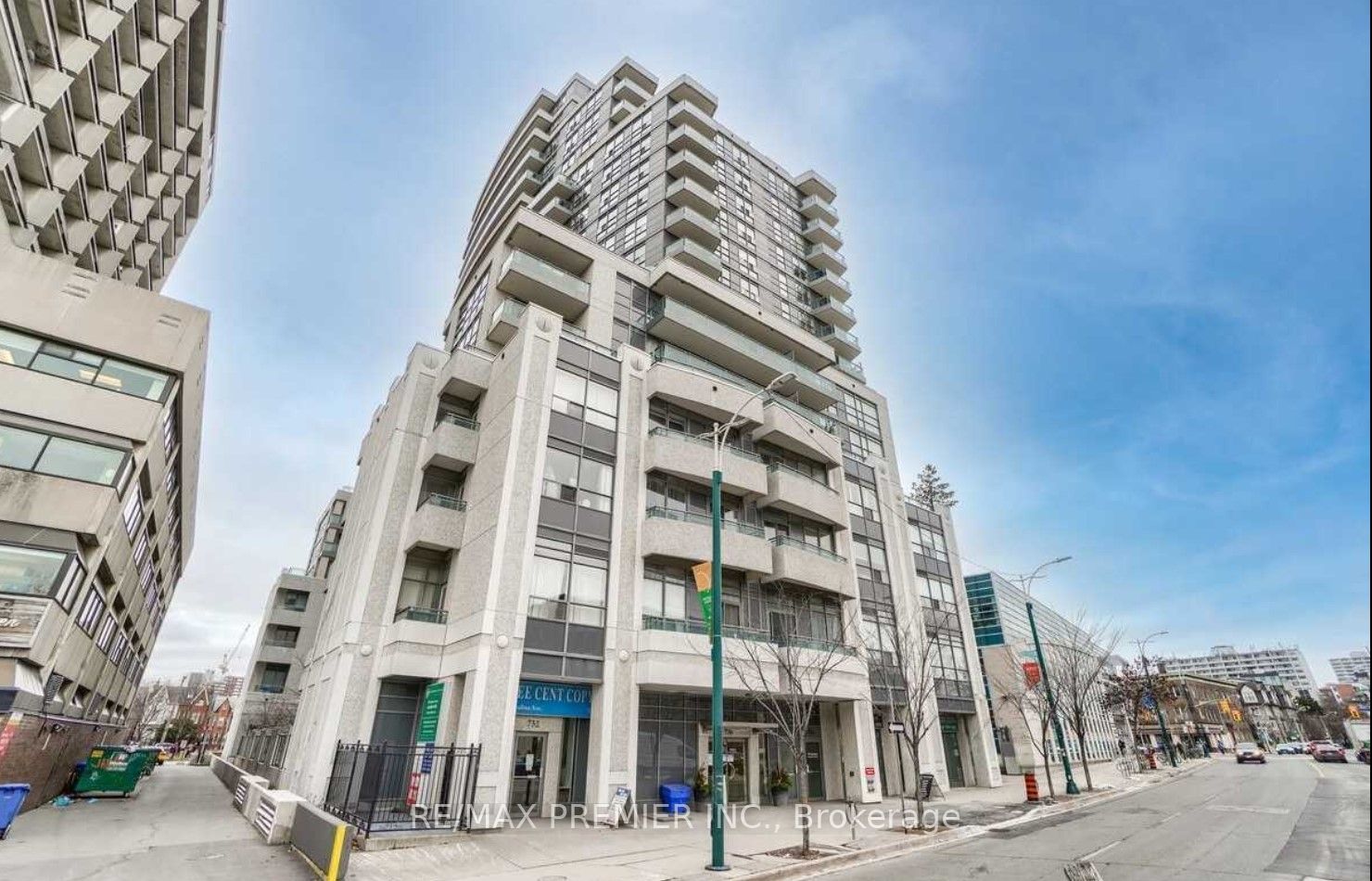 736 Spadina Ave, #317