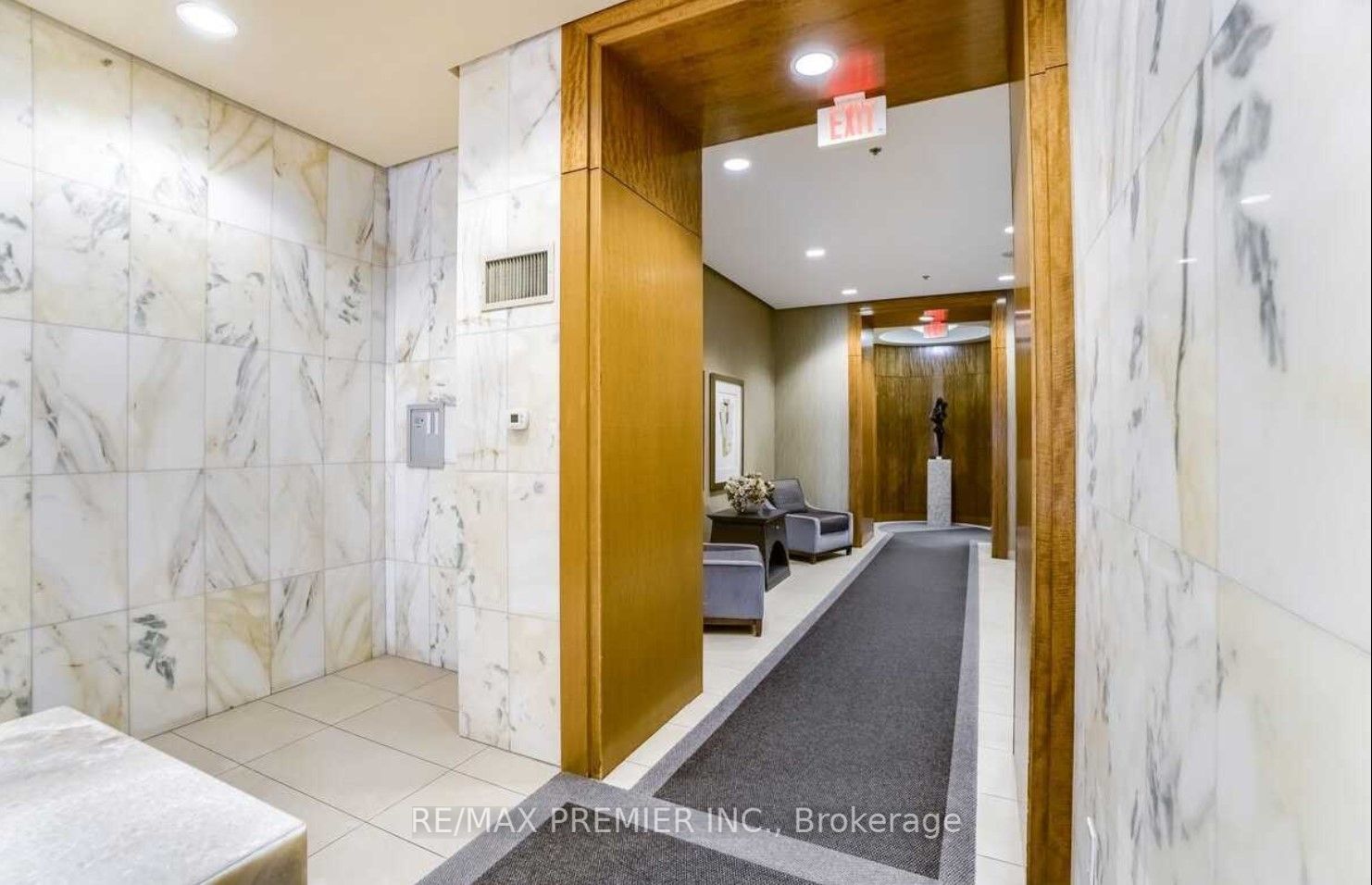 736 Spadina Ave, #317