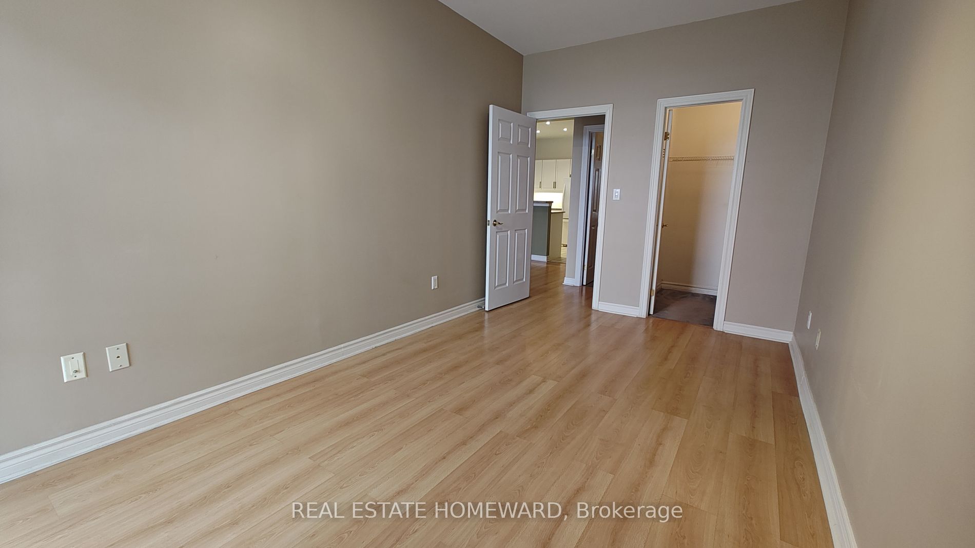 1 Leaside Park Dr, #417