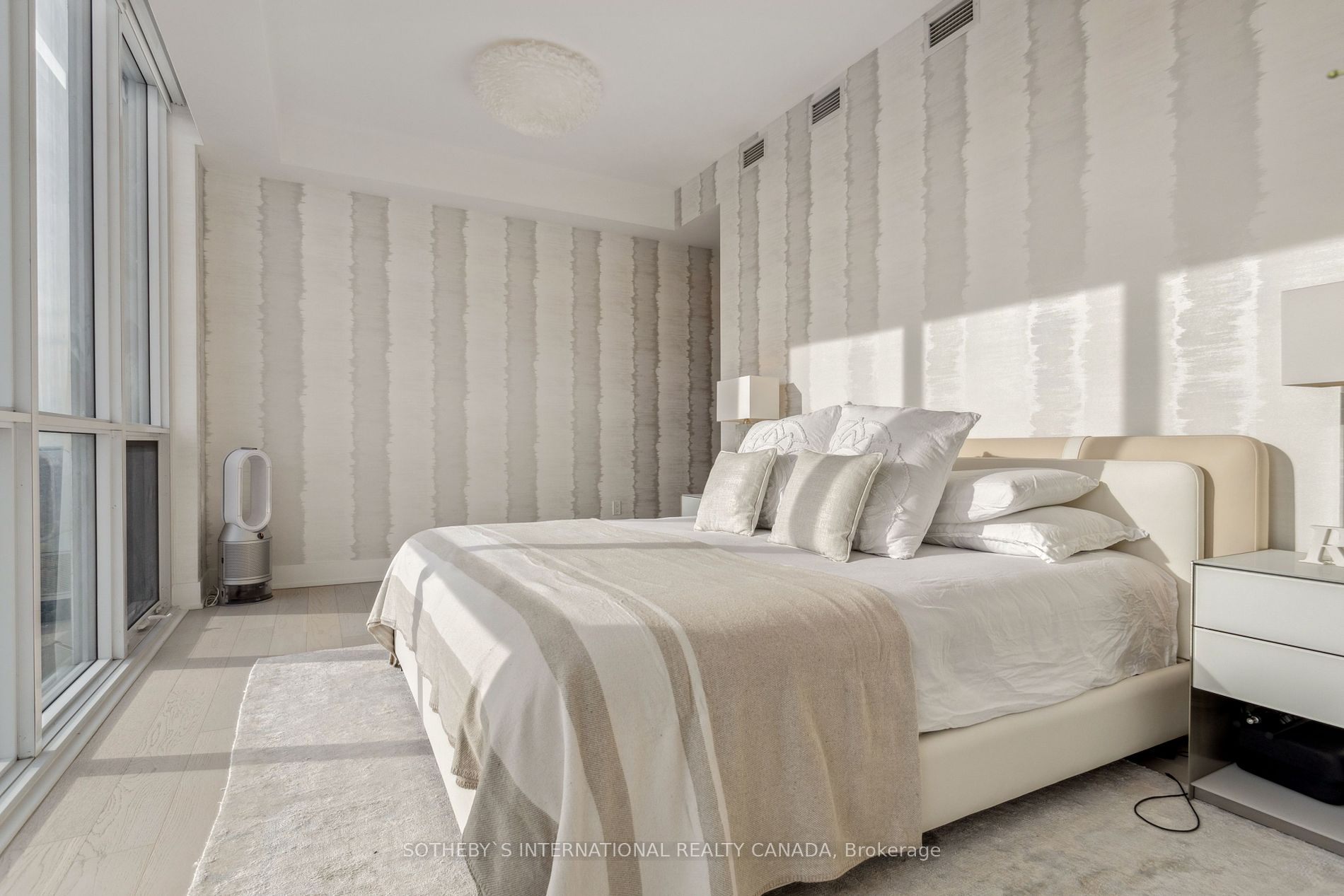 1 Yorkville Ave, #5405