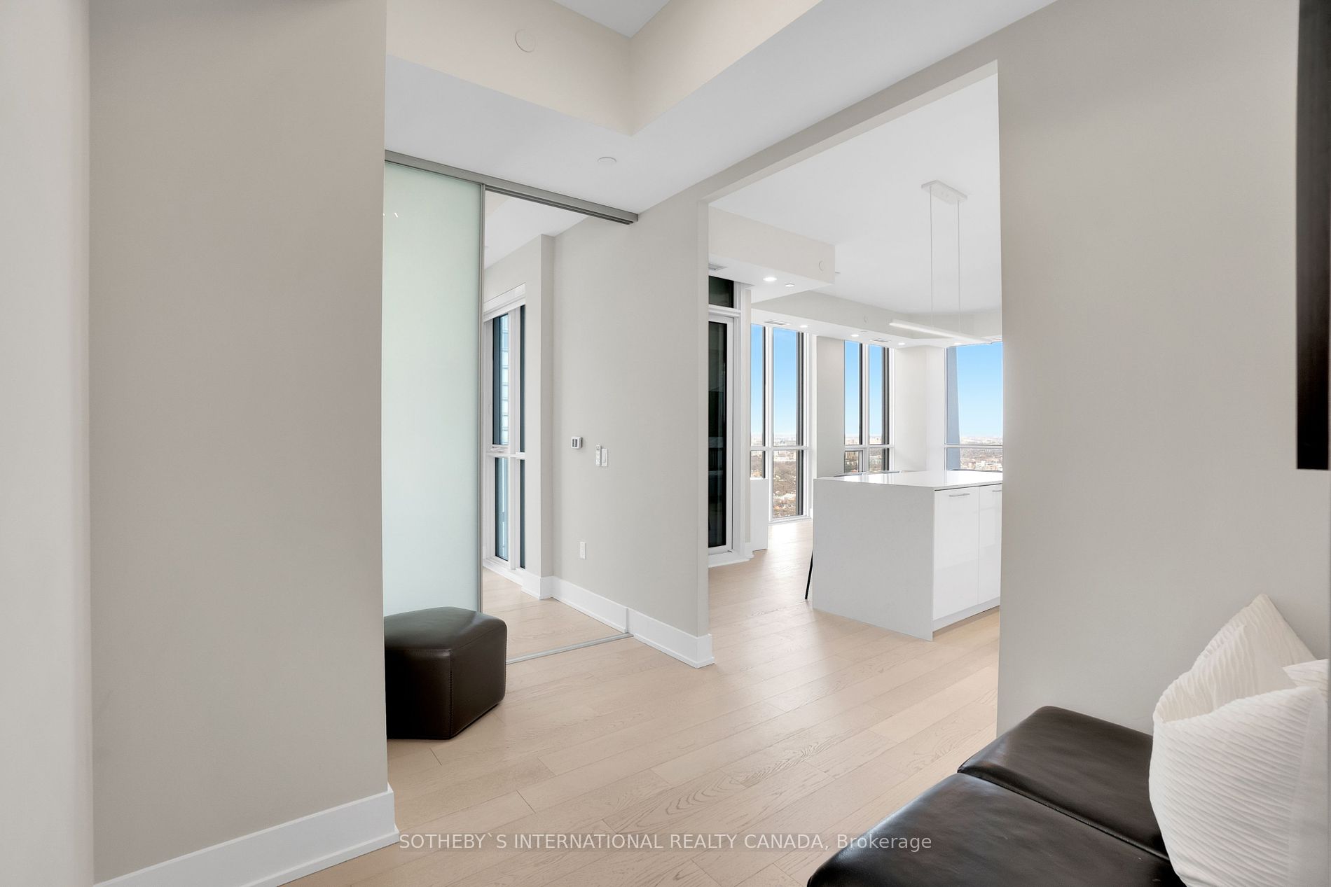 1 Yorkville Ave, #5405