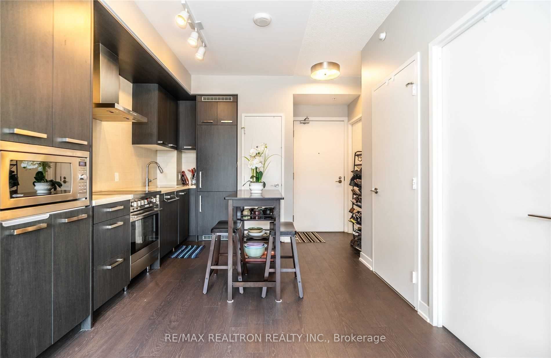 455 Front St E, #S301