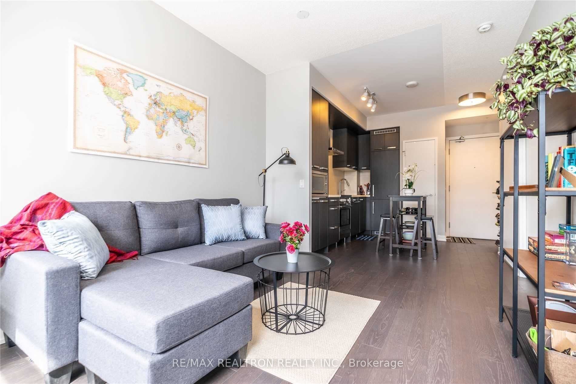 455 Front St E, #S301