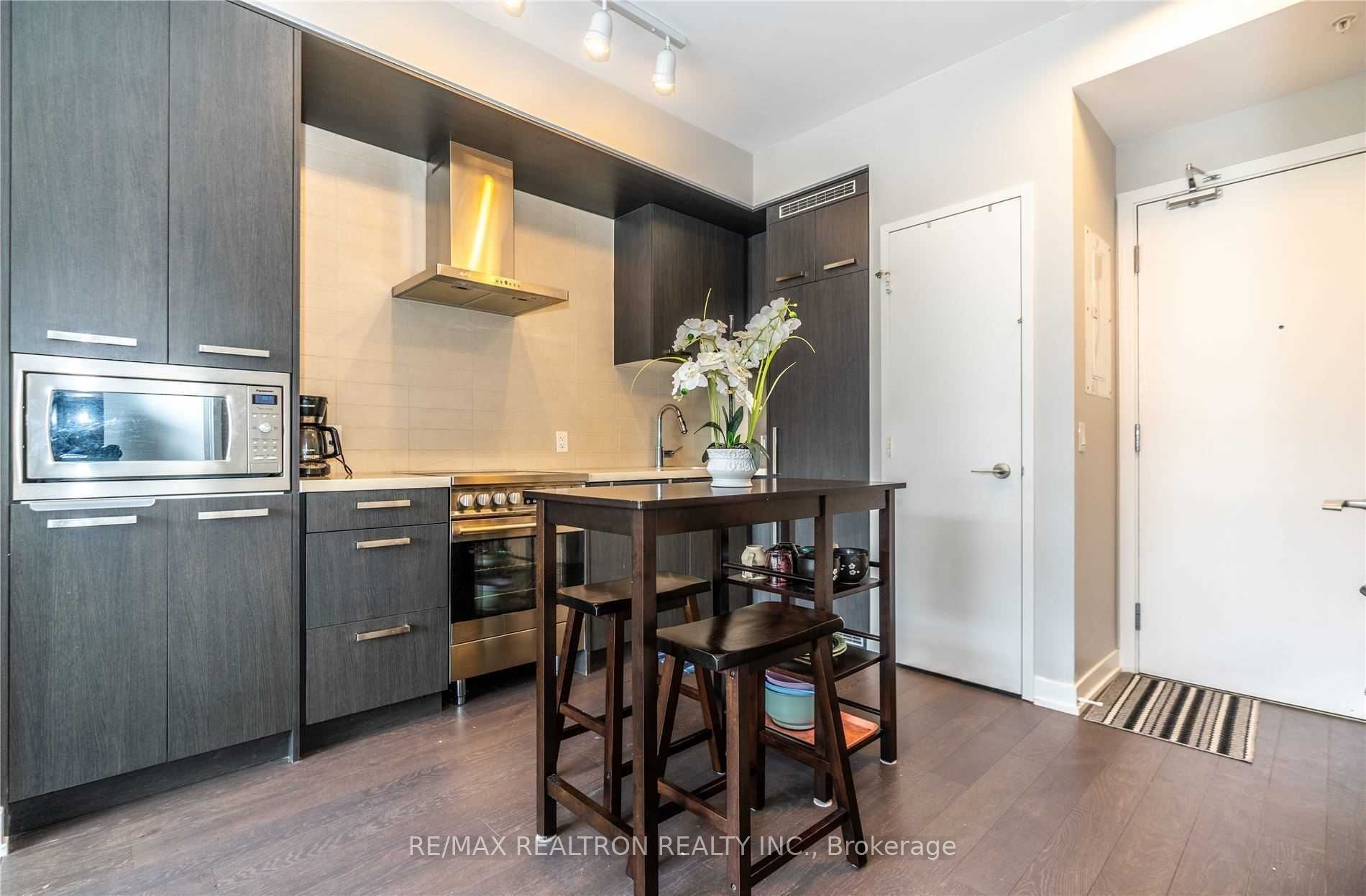 455 Front St E, #S301