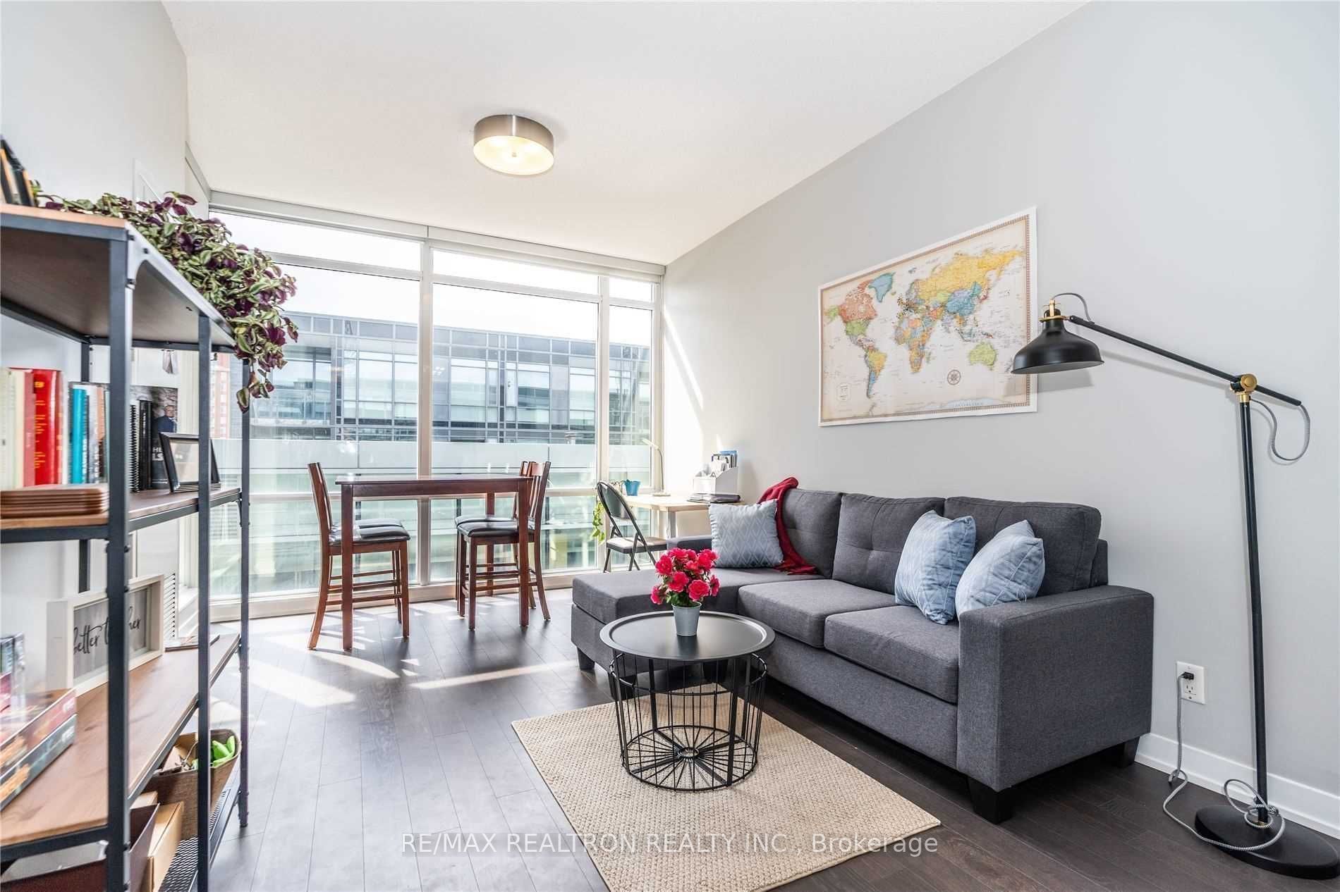 455 Front St E, #S301