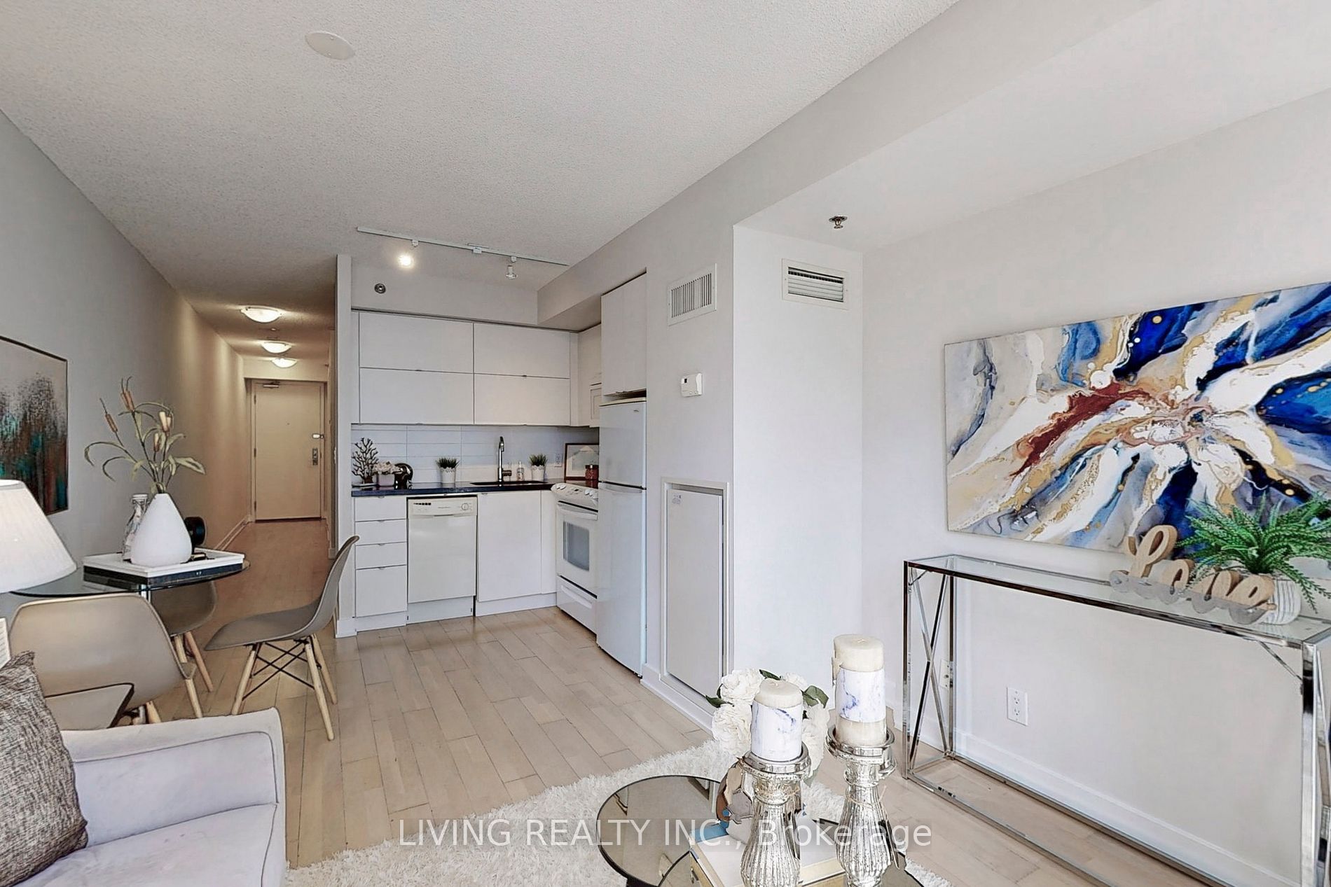 21 Nelson St, #605