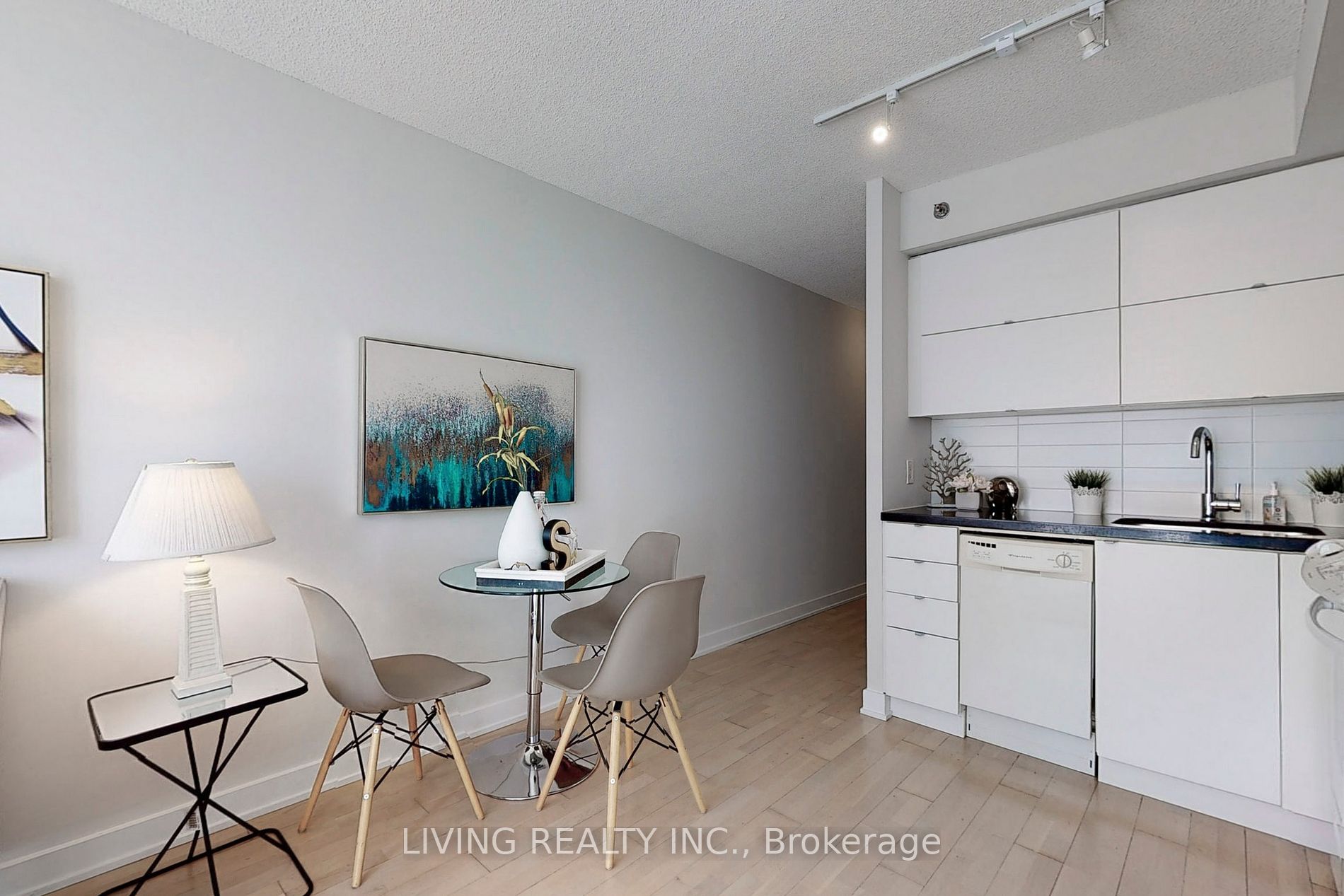 21 Nelson St, #605