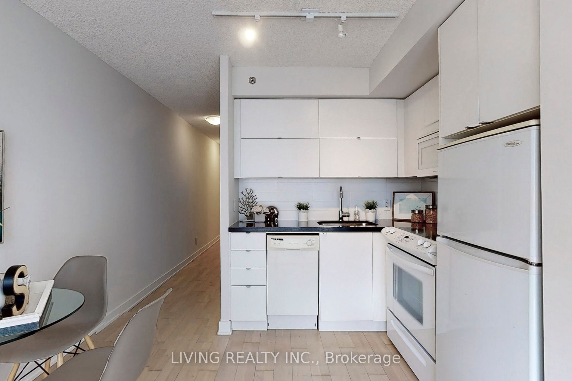 21 Nelson St, #605