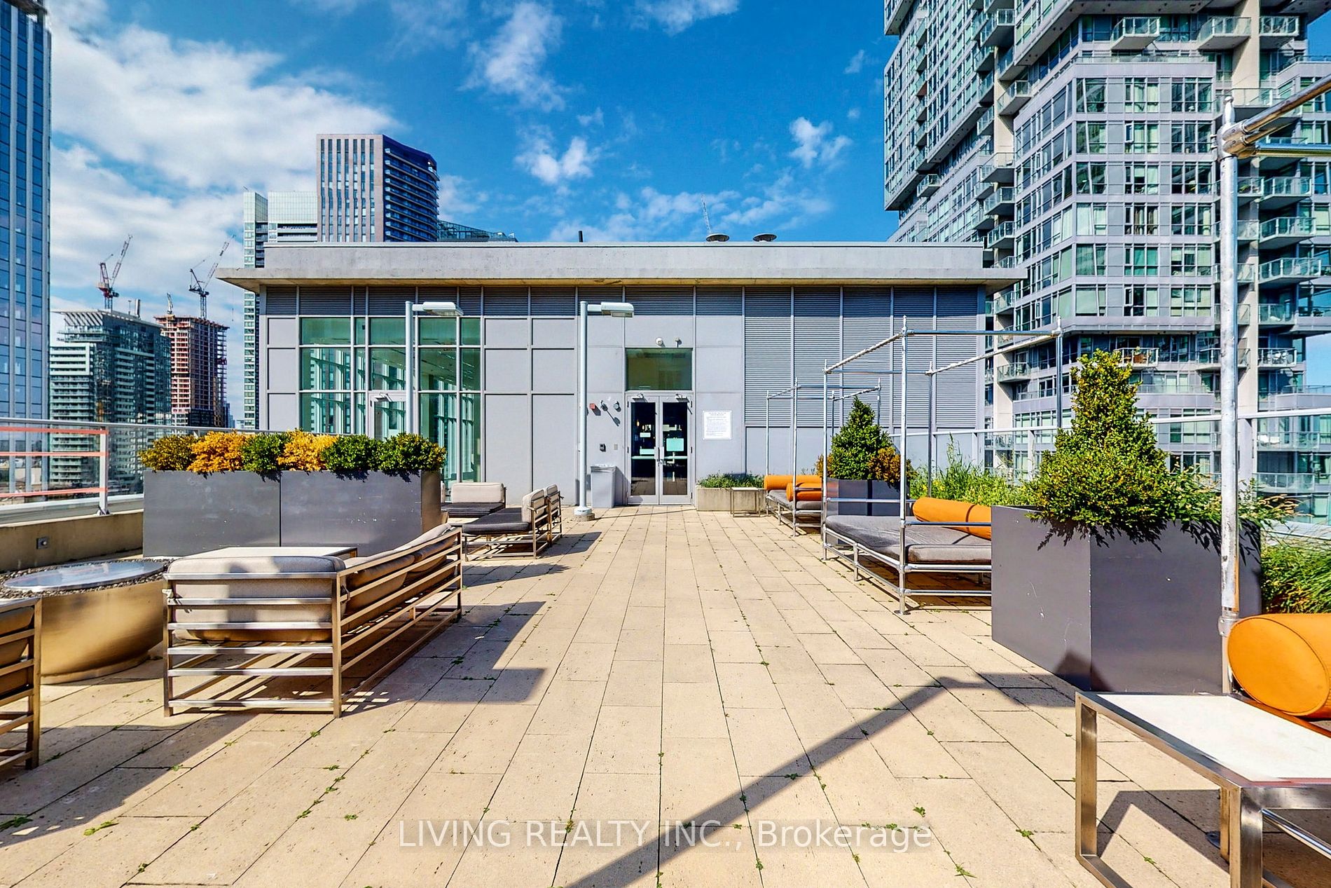 21 Nelson St, #605