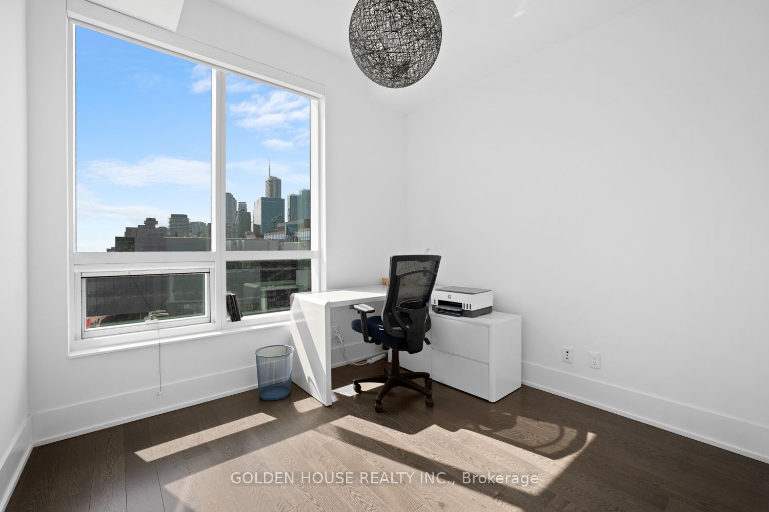 55 Merchants' Wharf, #1023