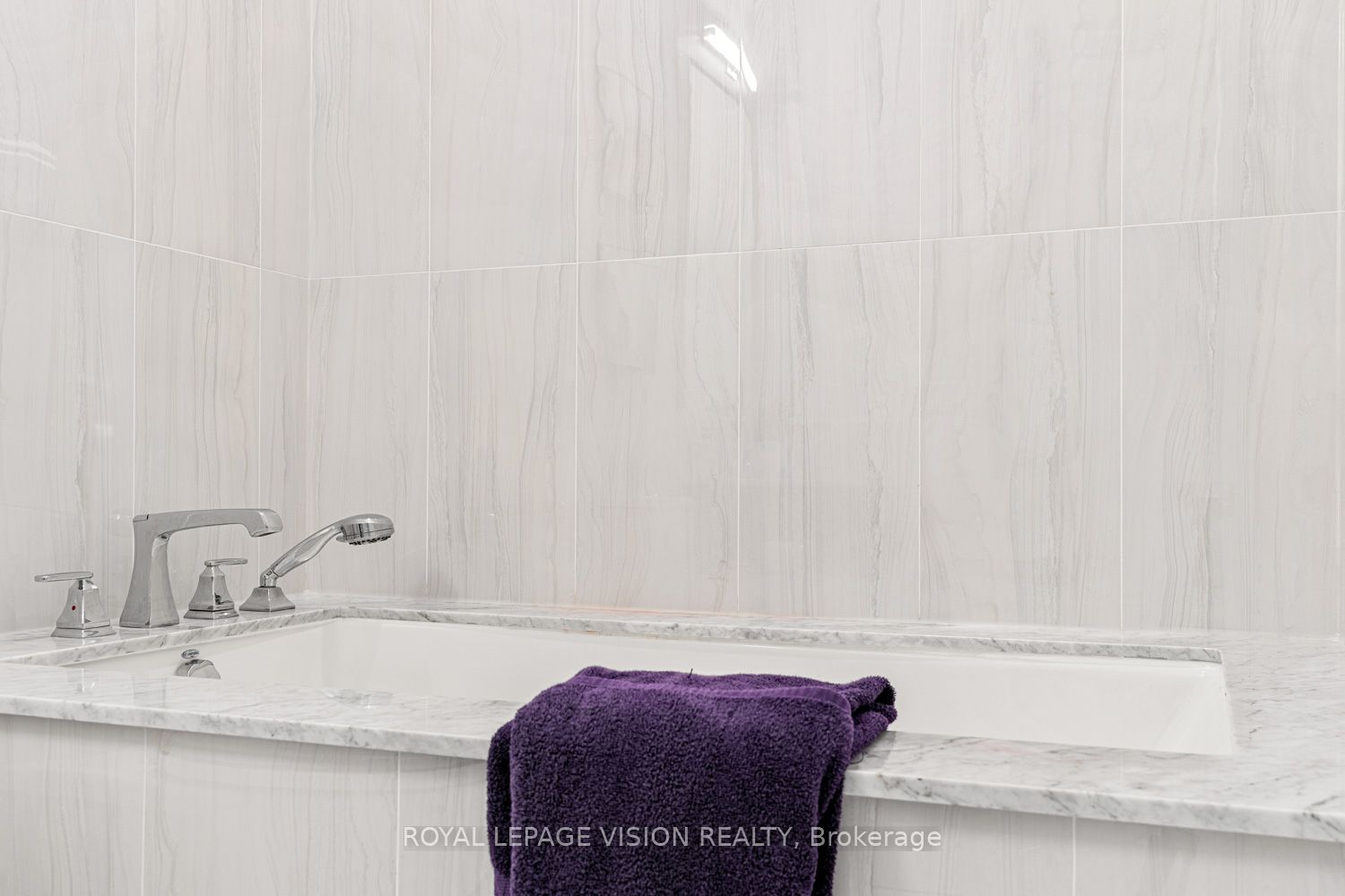 25 Adra Grado Way, #112