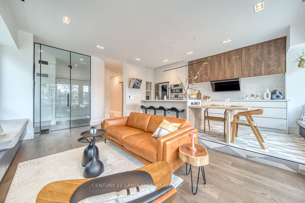 102 Bloor Street W, #203
