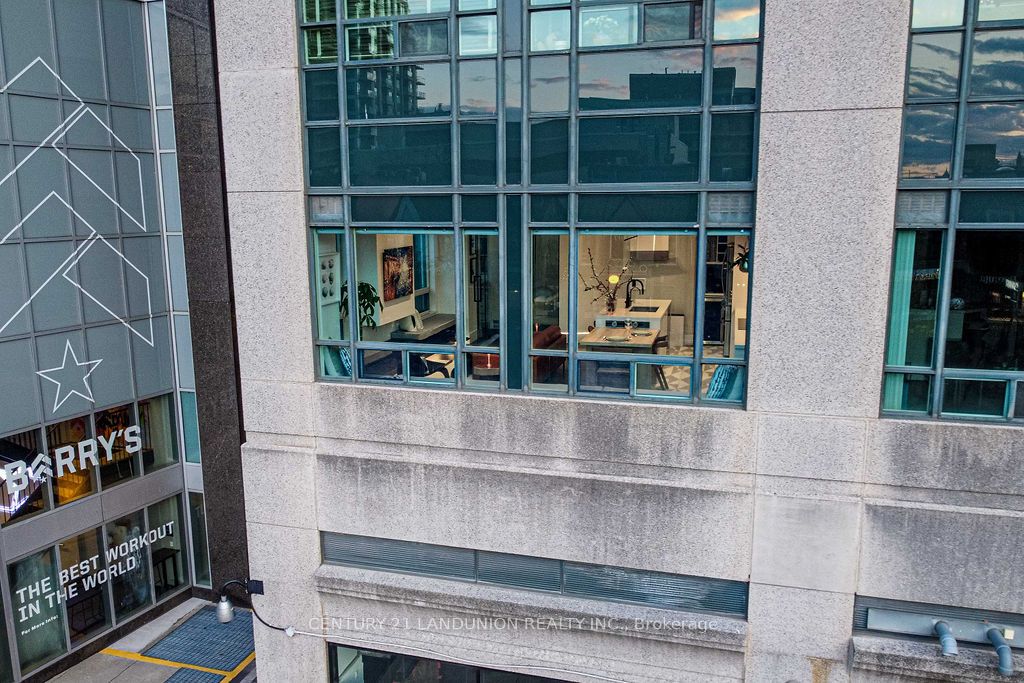 102 Bloor Street W, #203