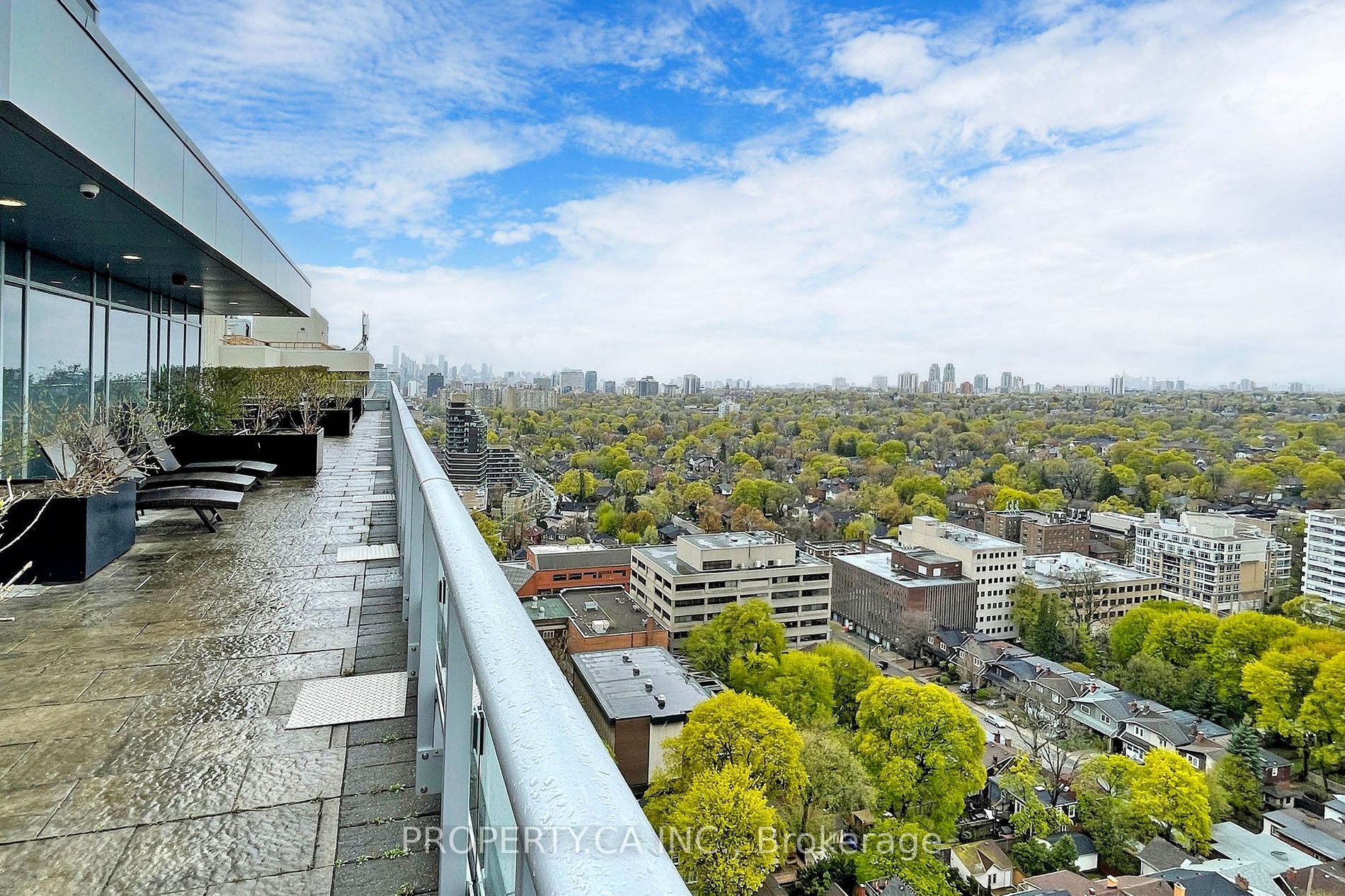 58 Orchard View Boulevard, #1006