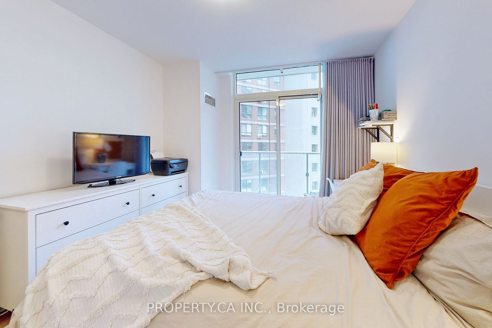 58 Orchard View Boulevard, #1006