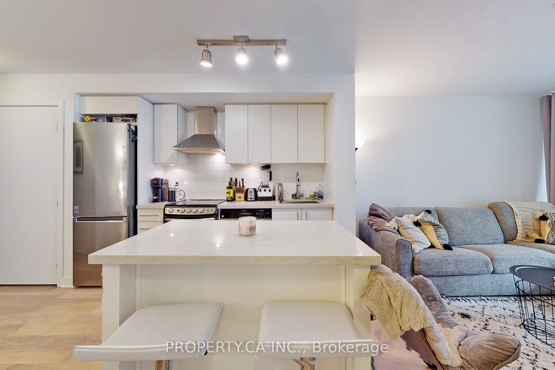 58 Orchard View Boulevard, #1006