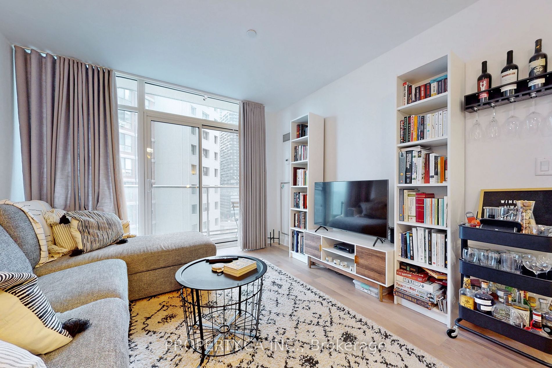 58 Orchard View Boulevard, #1006