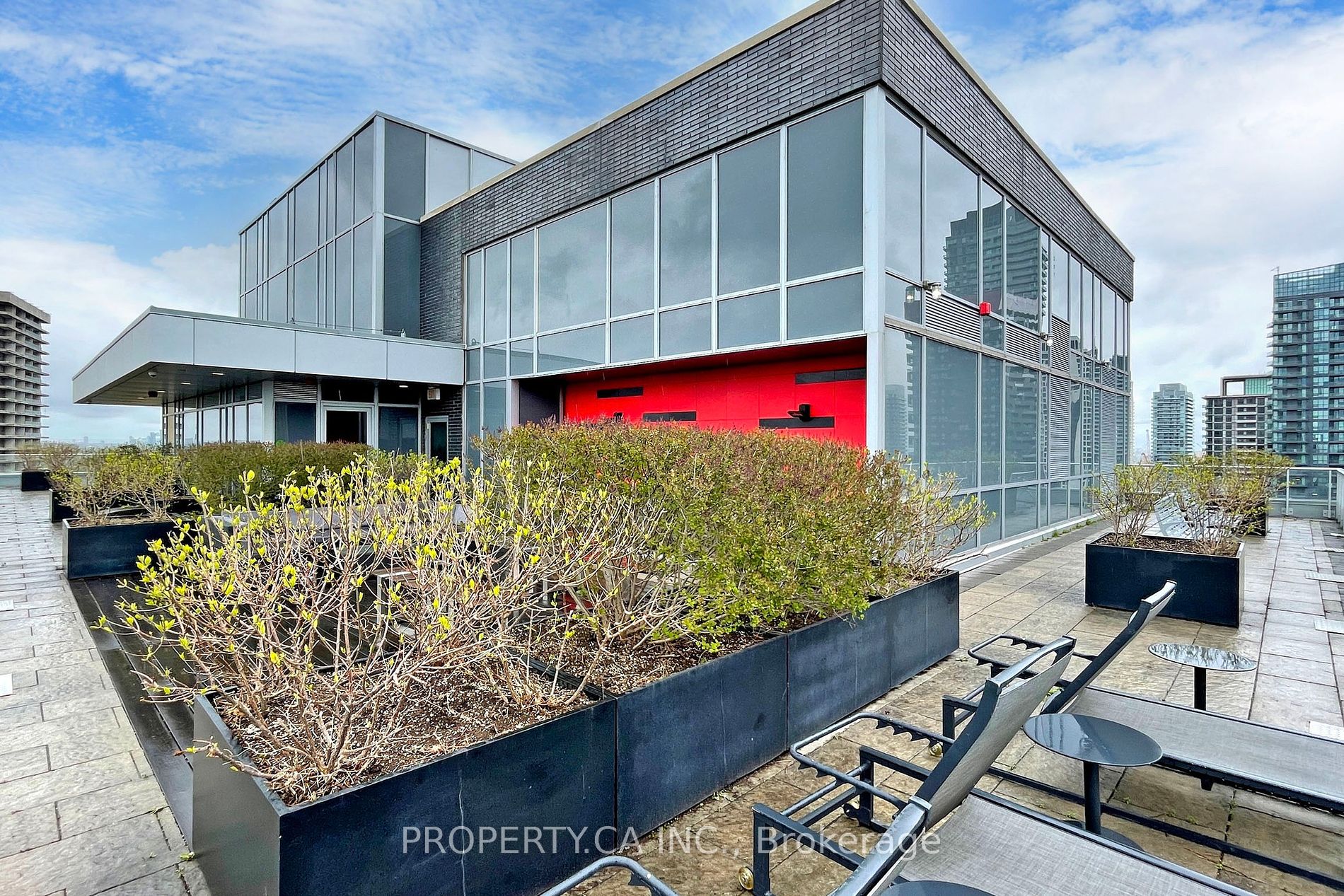 58 Orchard View Boulevard, #1006