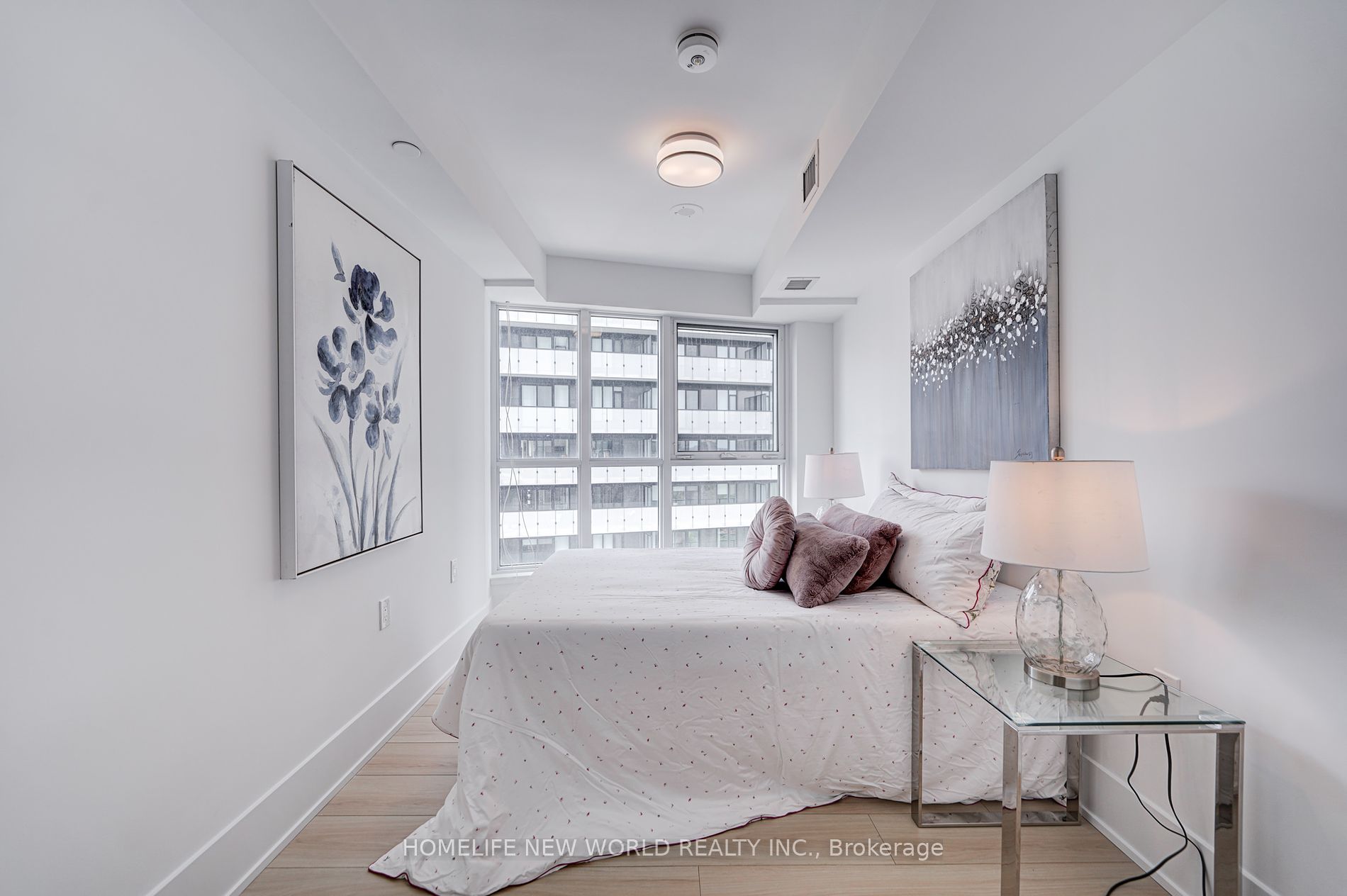 585 Bloor St E, #1522