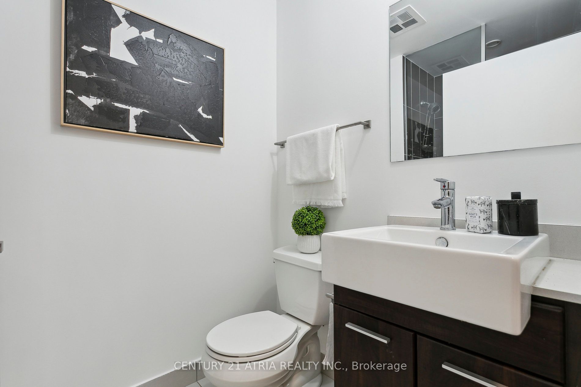 770 Bay St, #1212