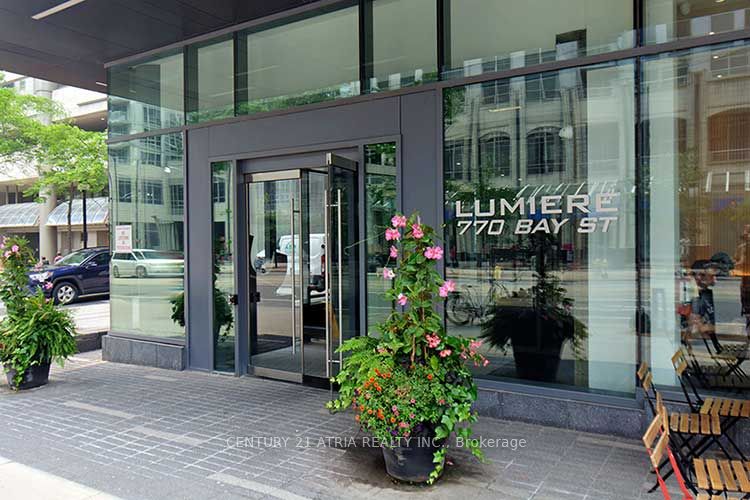 770 Bay St, #1212