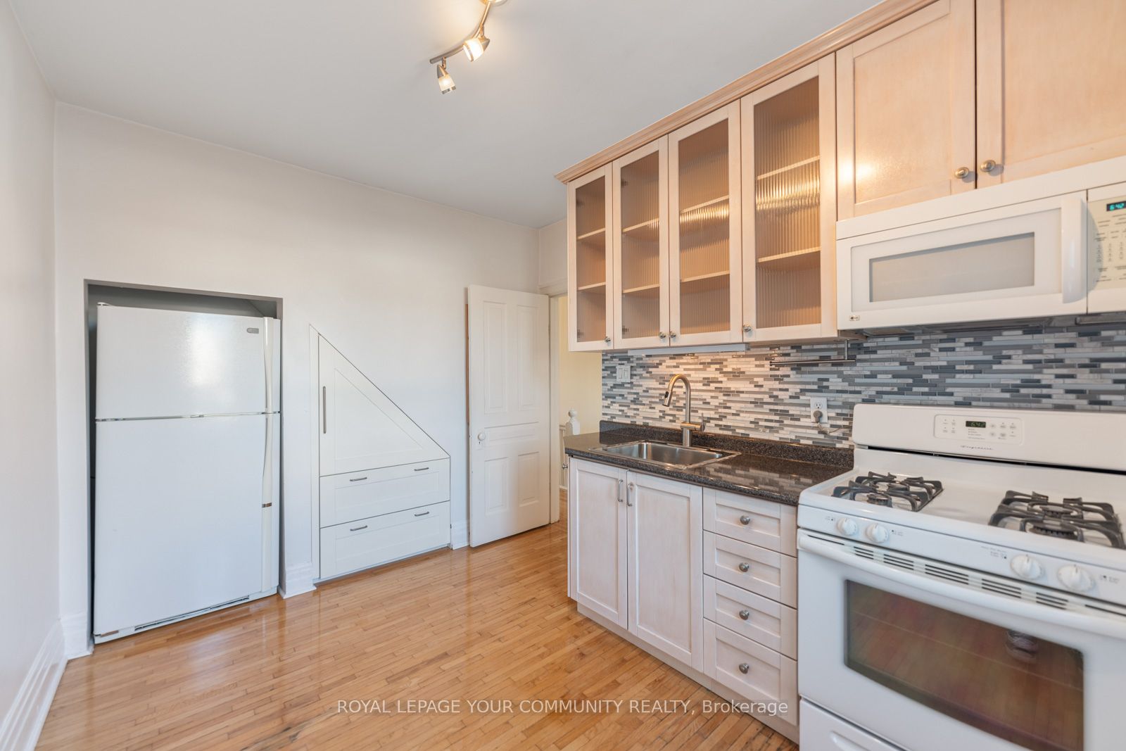 393 Ossington Avenue