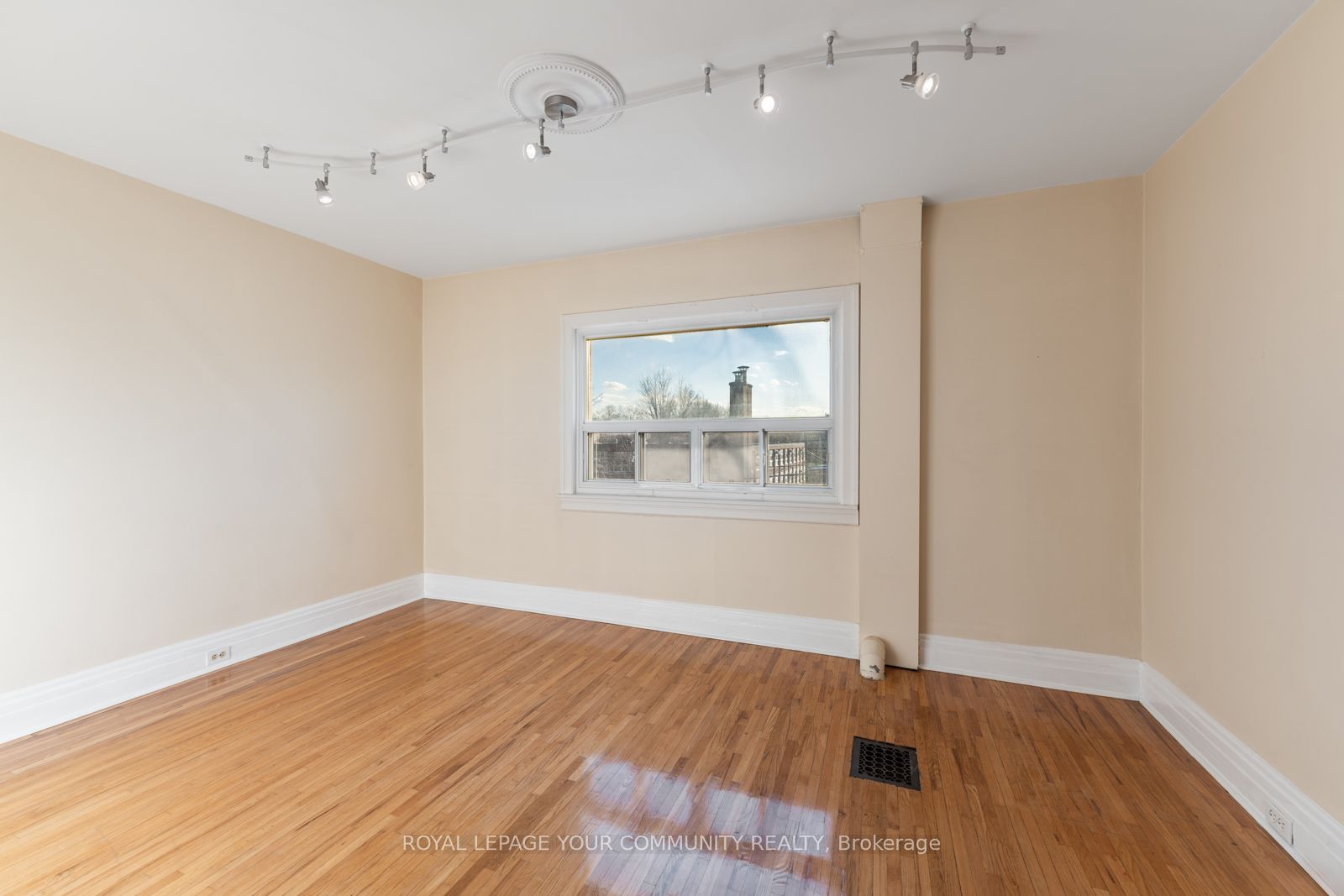 393 Ossington Avenue
