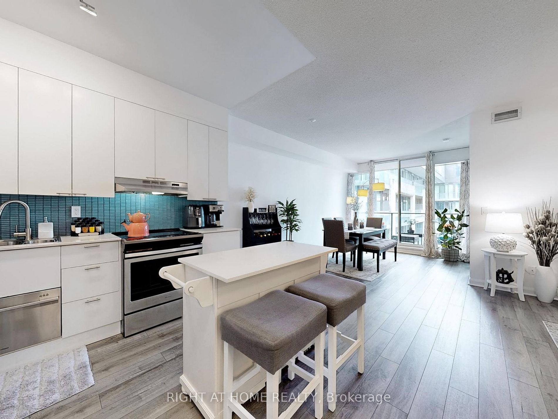111 Elizabeth Street, #1702