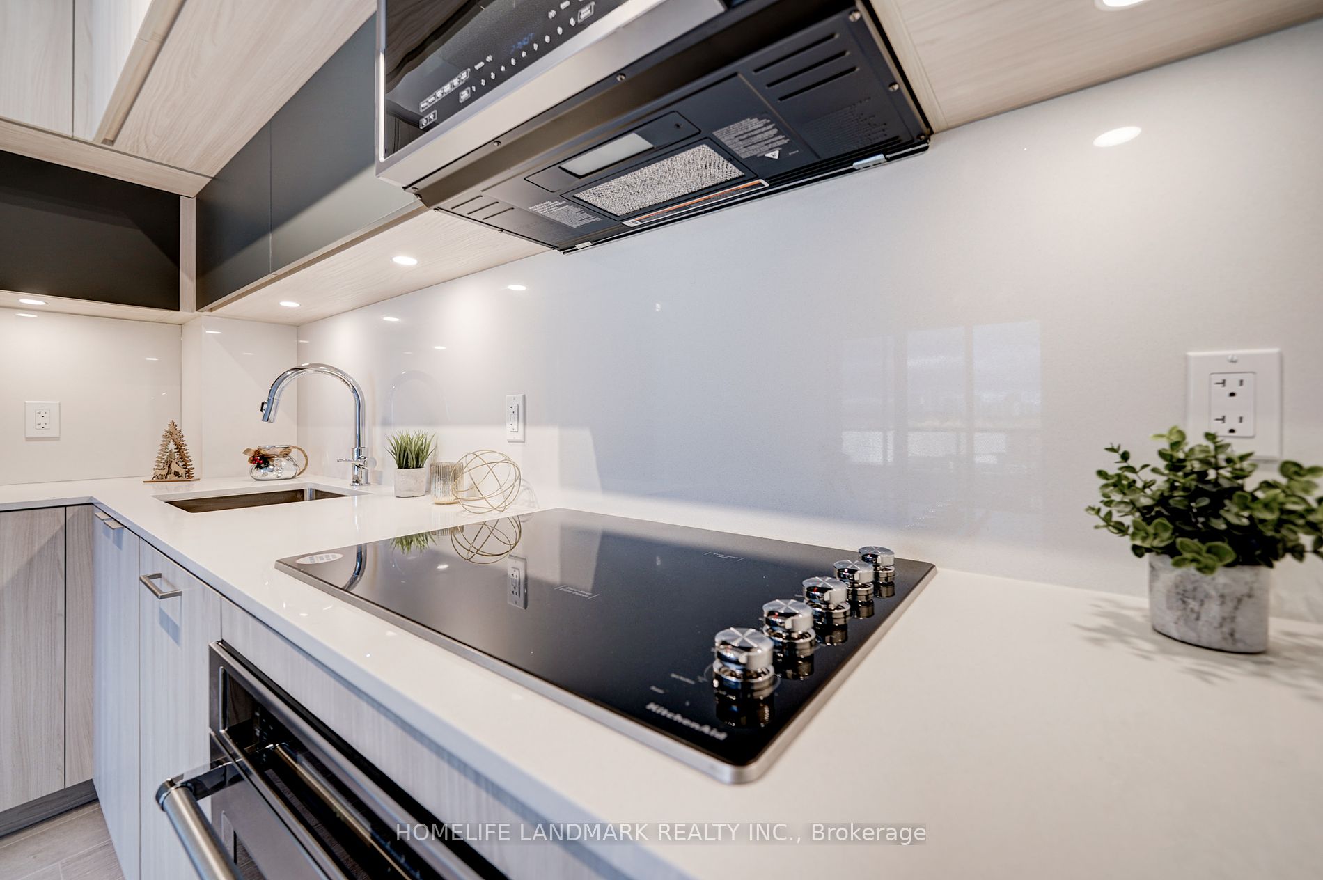 25 Adra Grado Way, #910