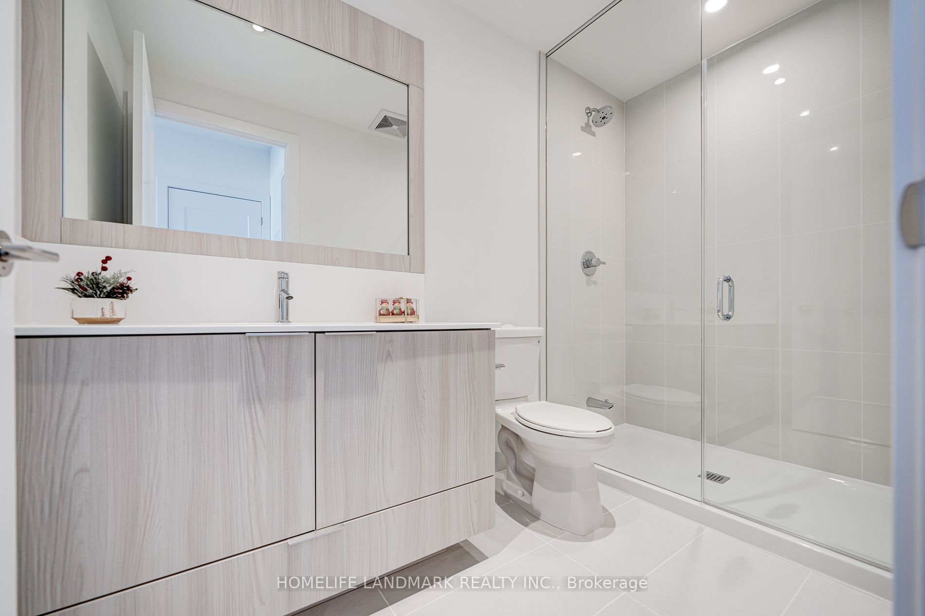 25 Adra Grado Way, #910