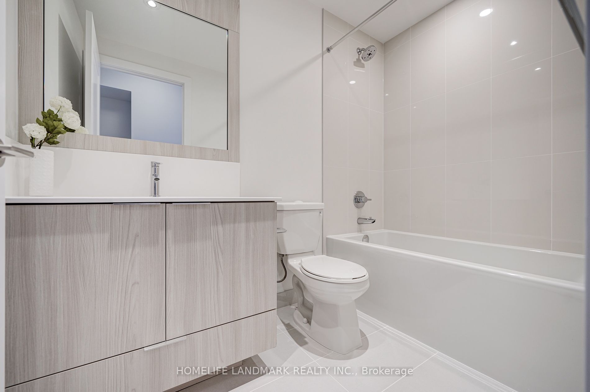 25 Adra Grado Way, #910