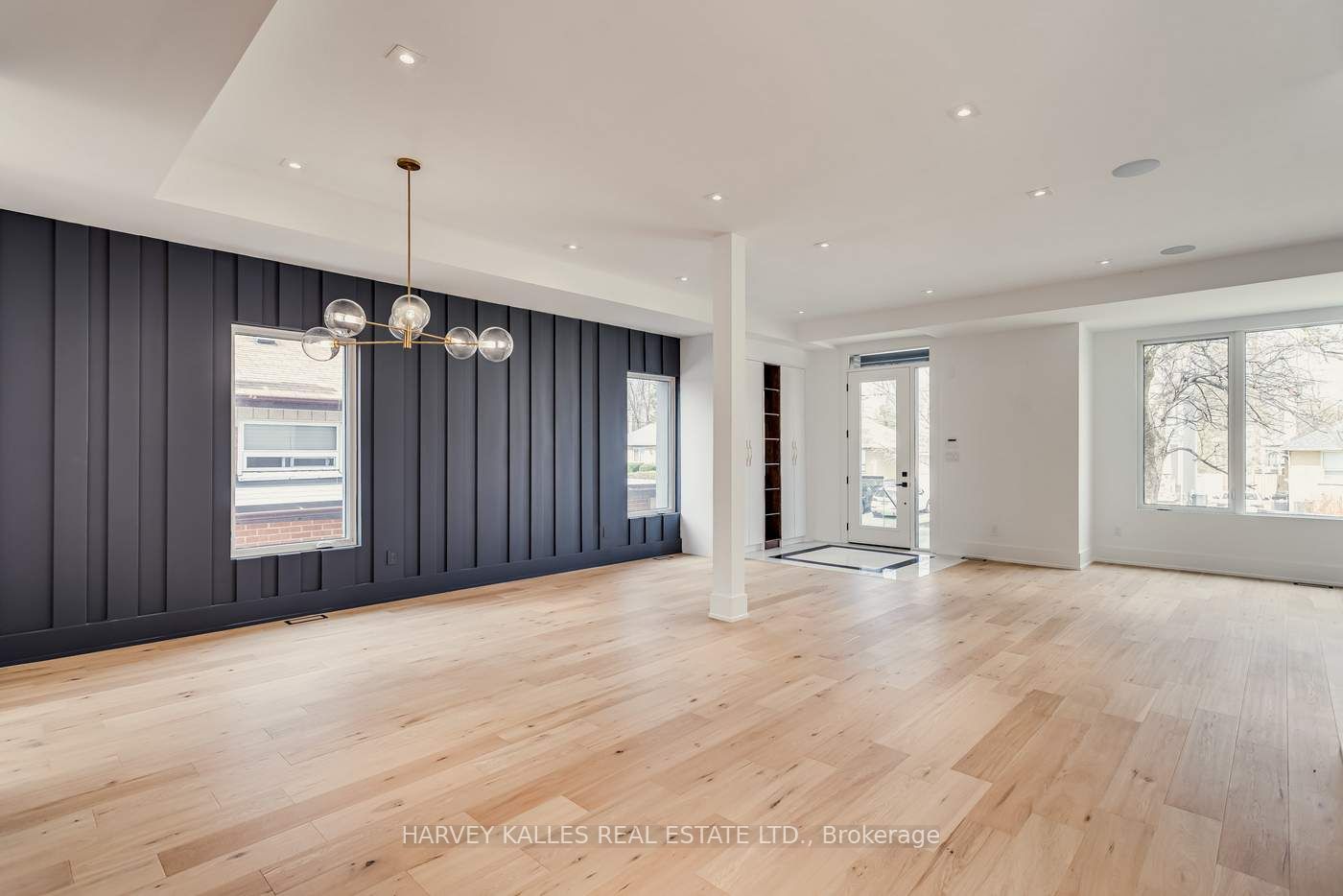 81 De Quincy Blvd