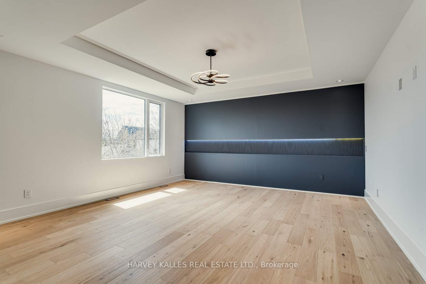 81 De Quincy Blvd