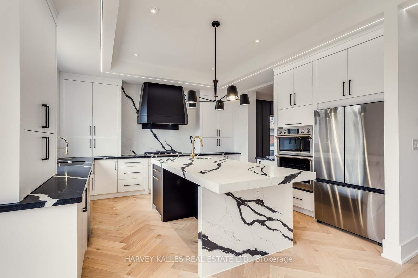 81 De Quincy Blvd