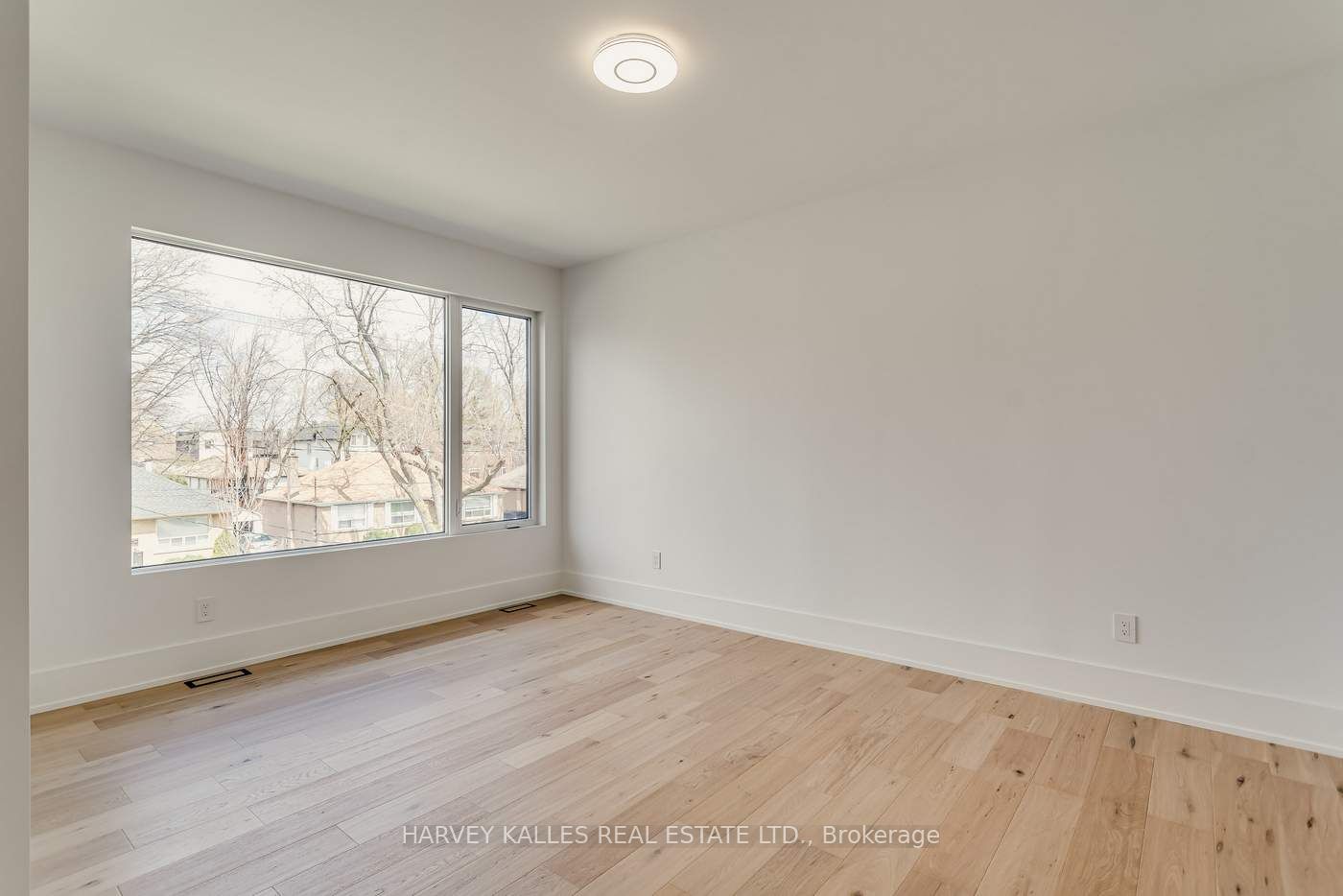 81 De Quincy Blvd