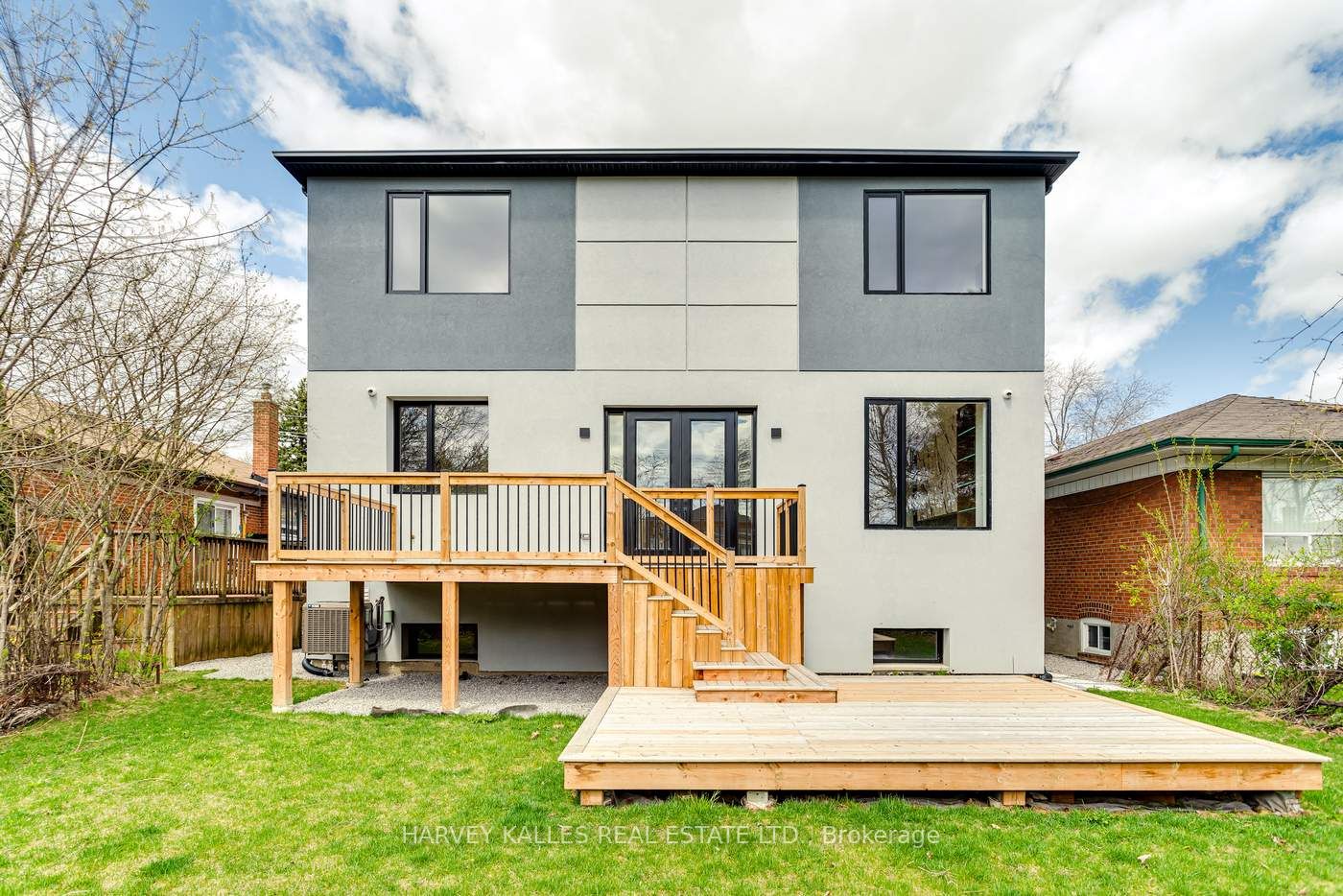 81 De Quincy Blvd