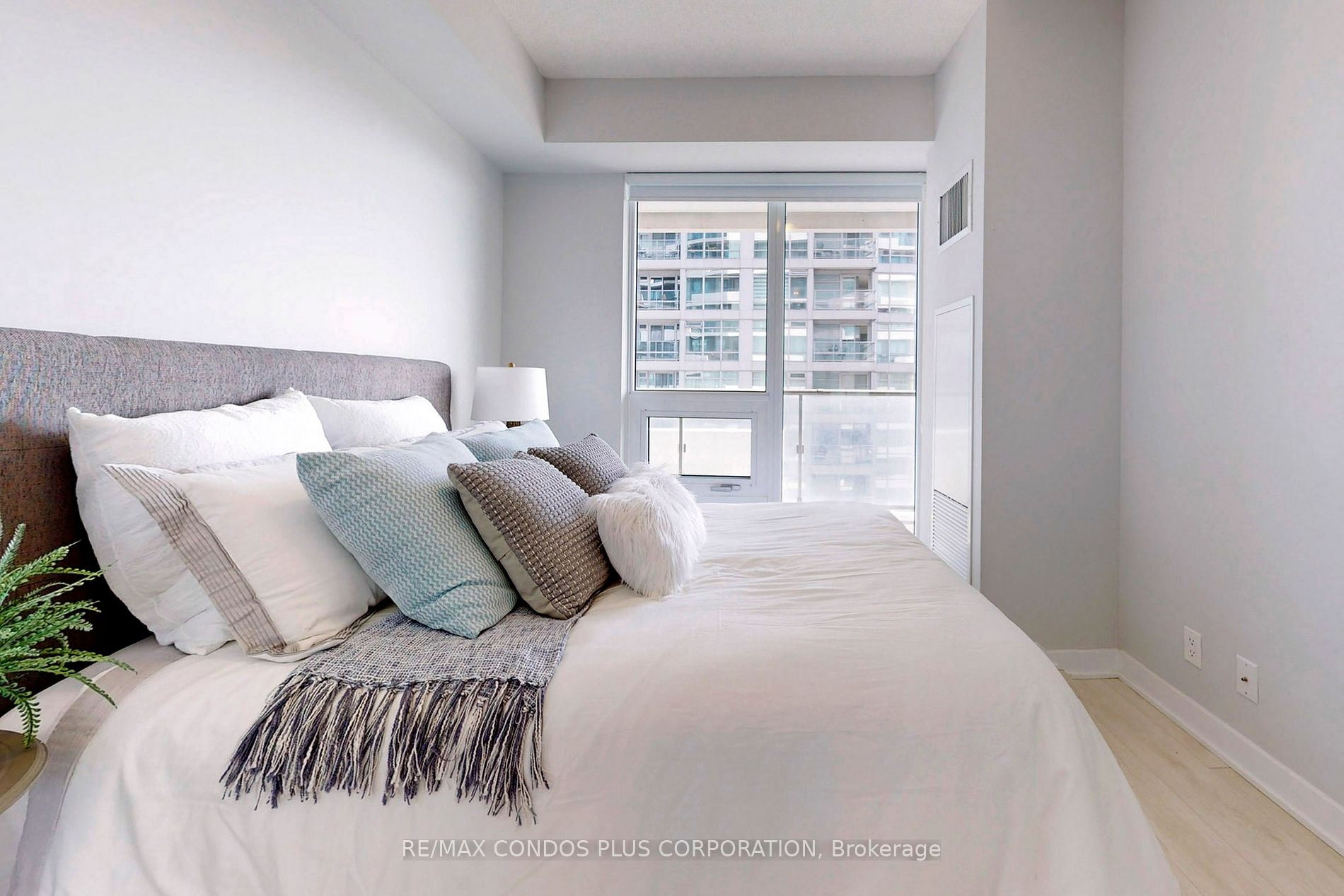 2221 Yonge Street, #2006