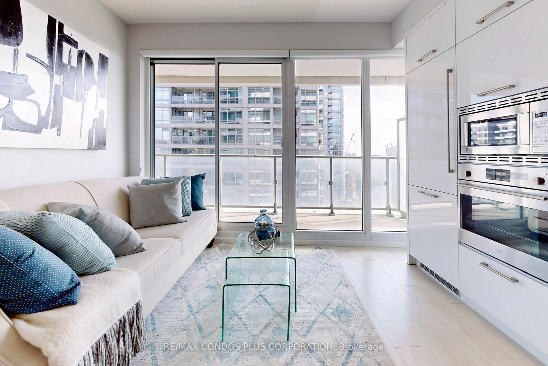 2221 Yonge Street, #2006