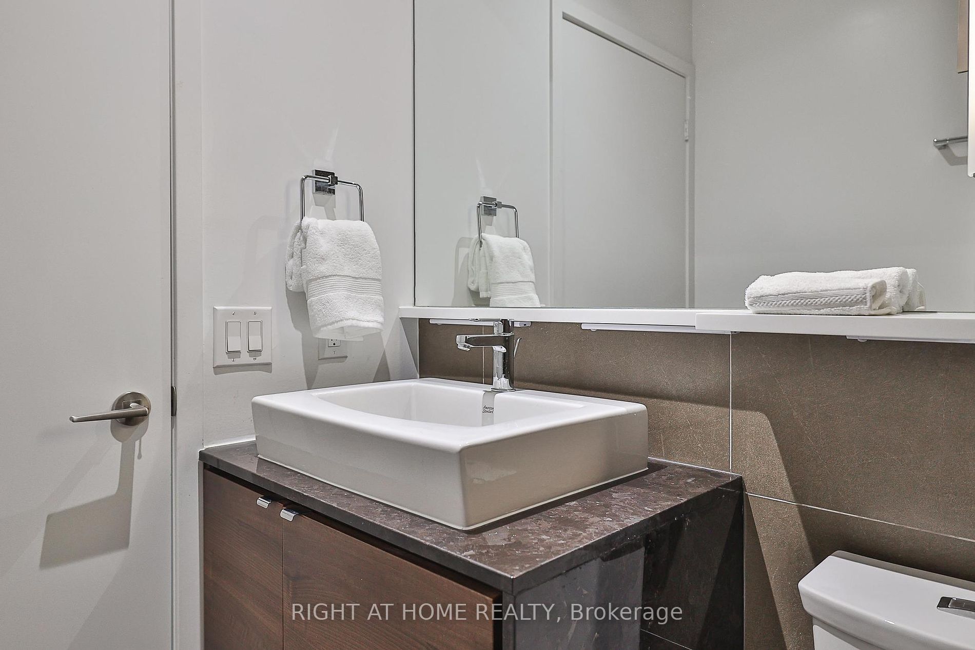 121 Mcmahon Dr, #2917