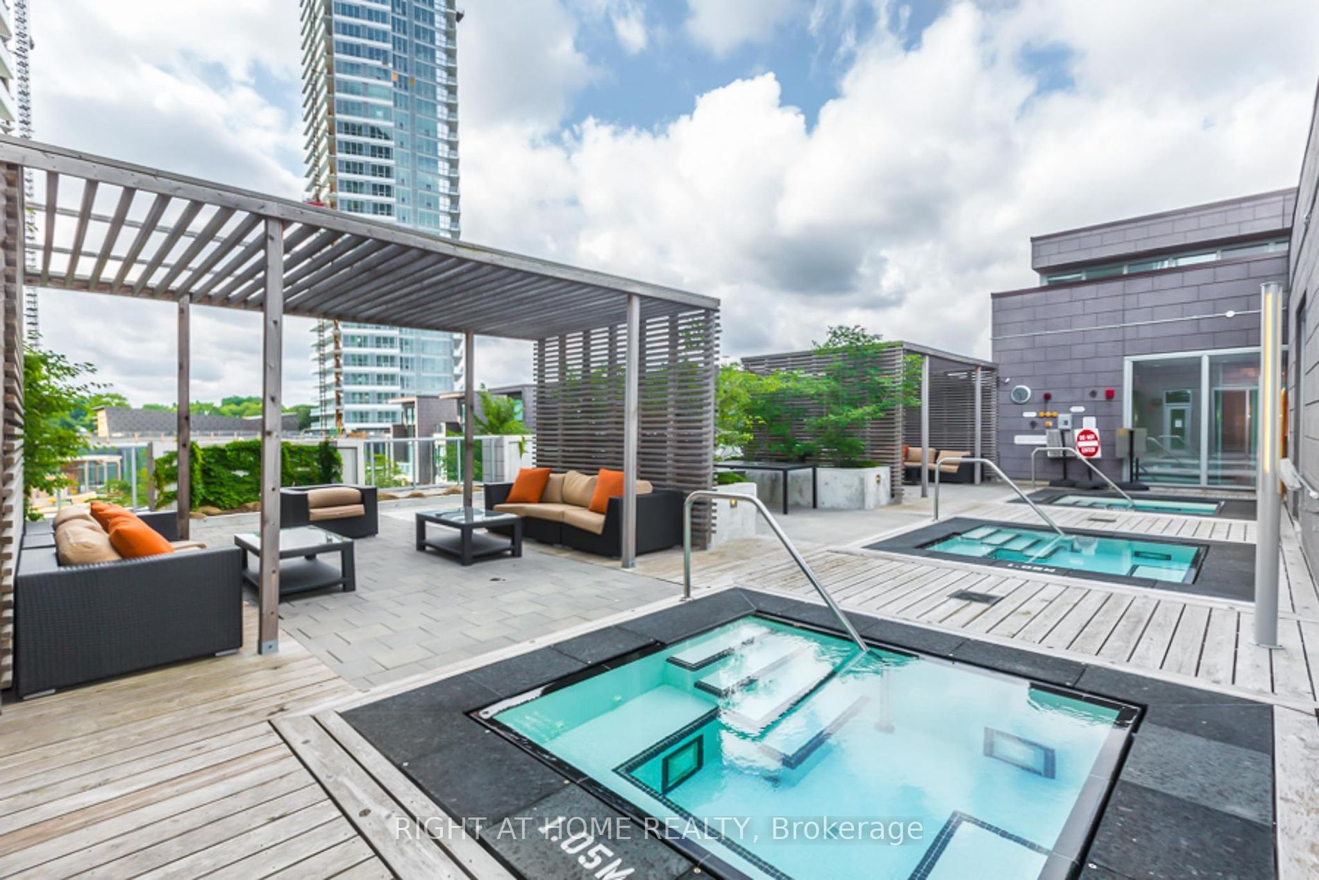 121 Mcmahon Dr, #2917